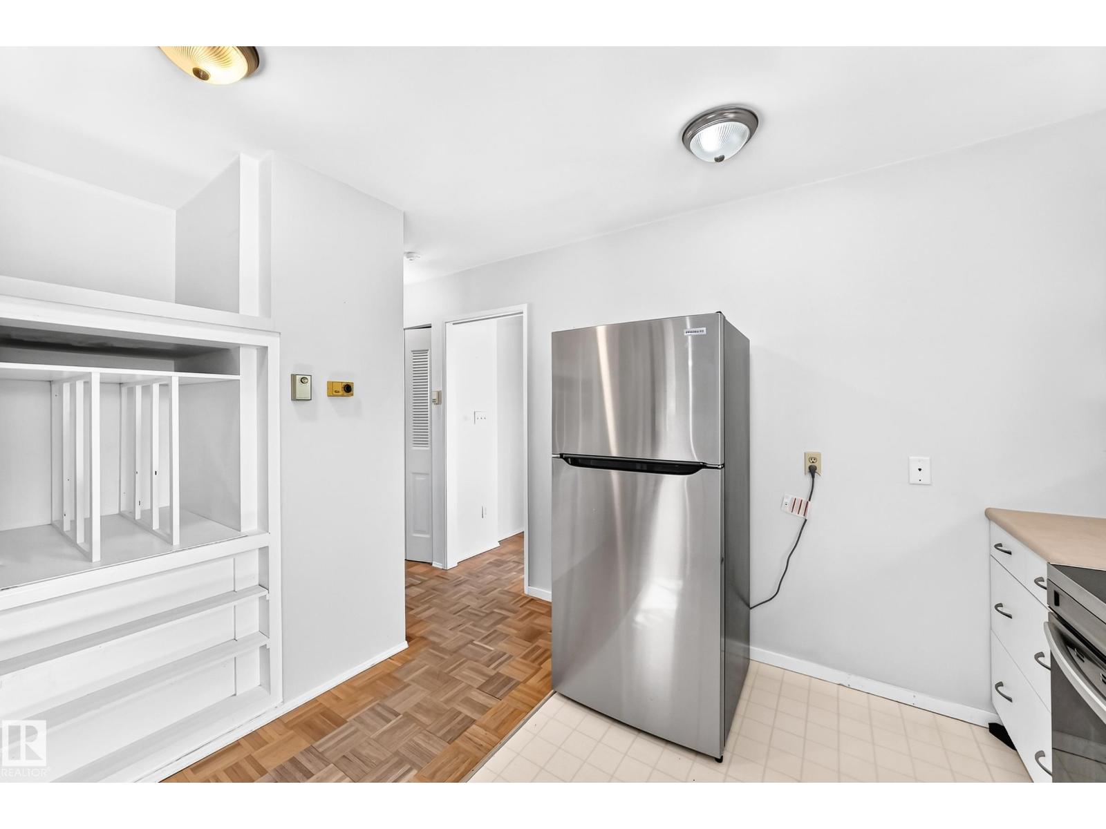 9536 155 St Nw Property Photo 15
