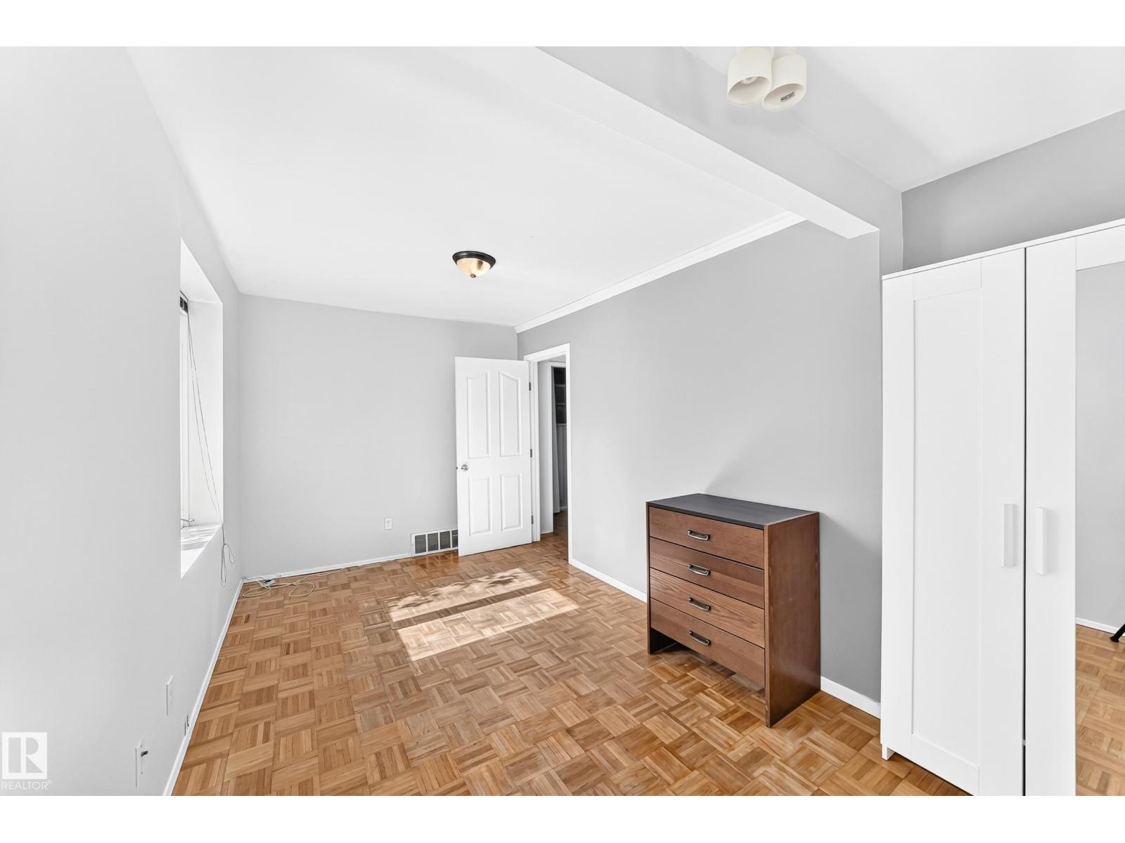 9536 155 St Nw Property Photo 24