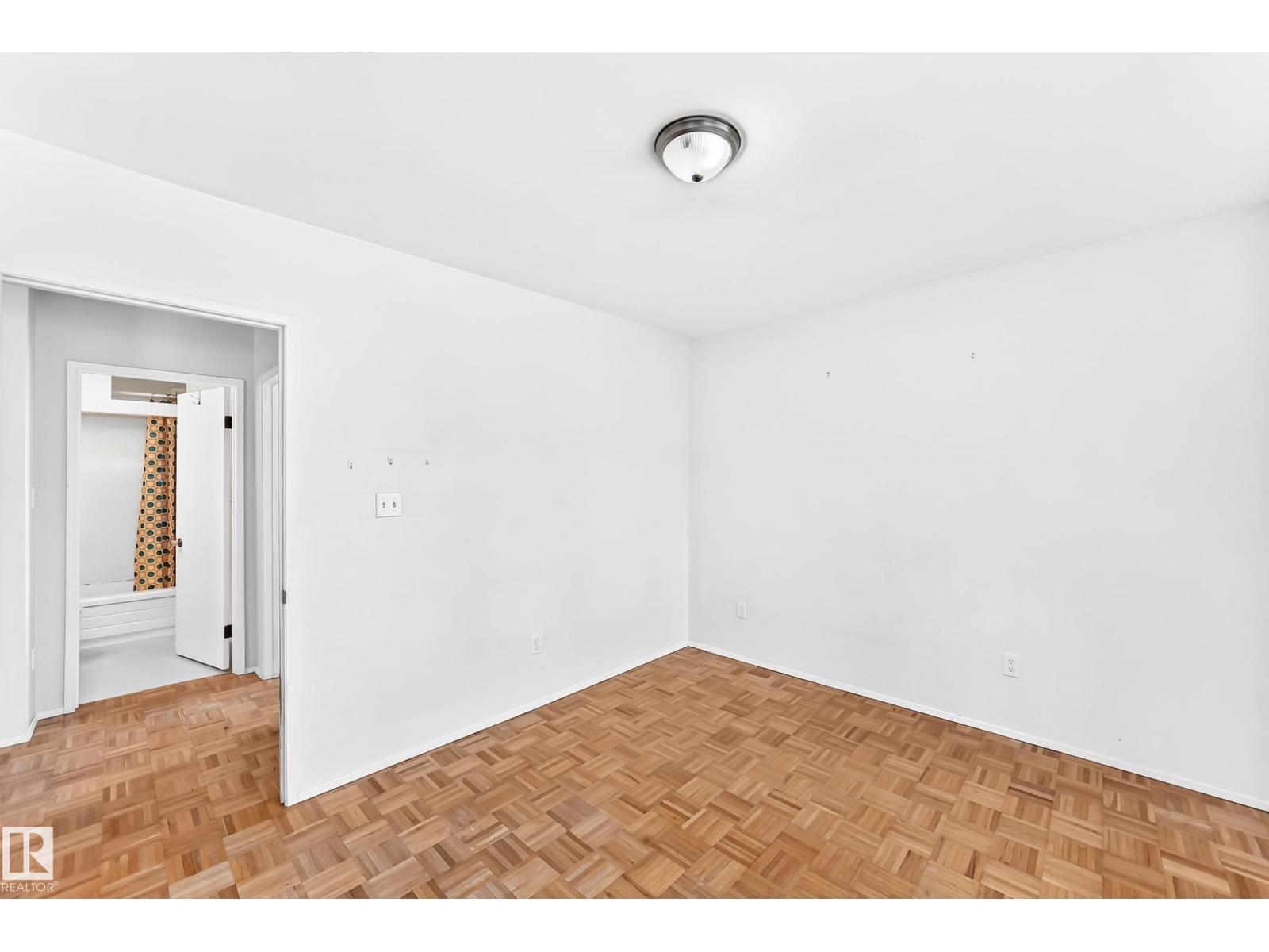 9536 155 St Nw Property Photo 28