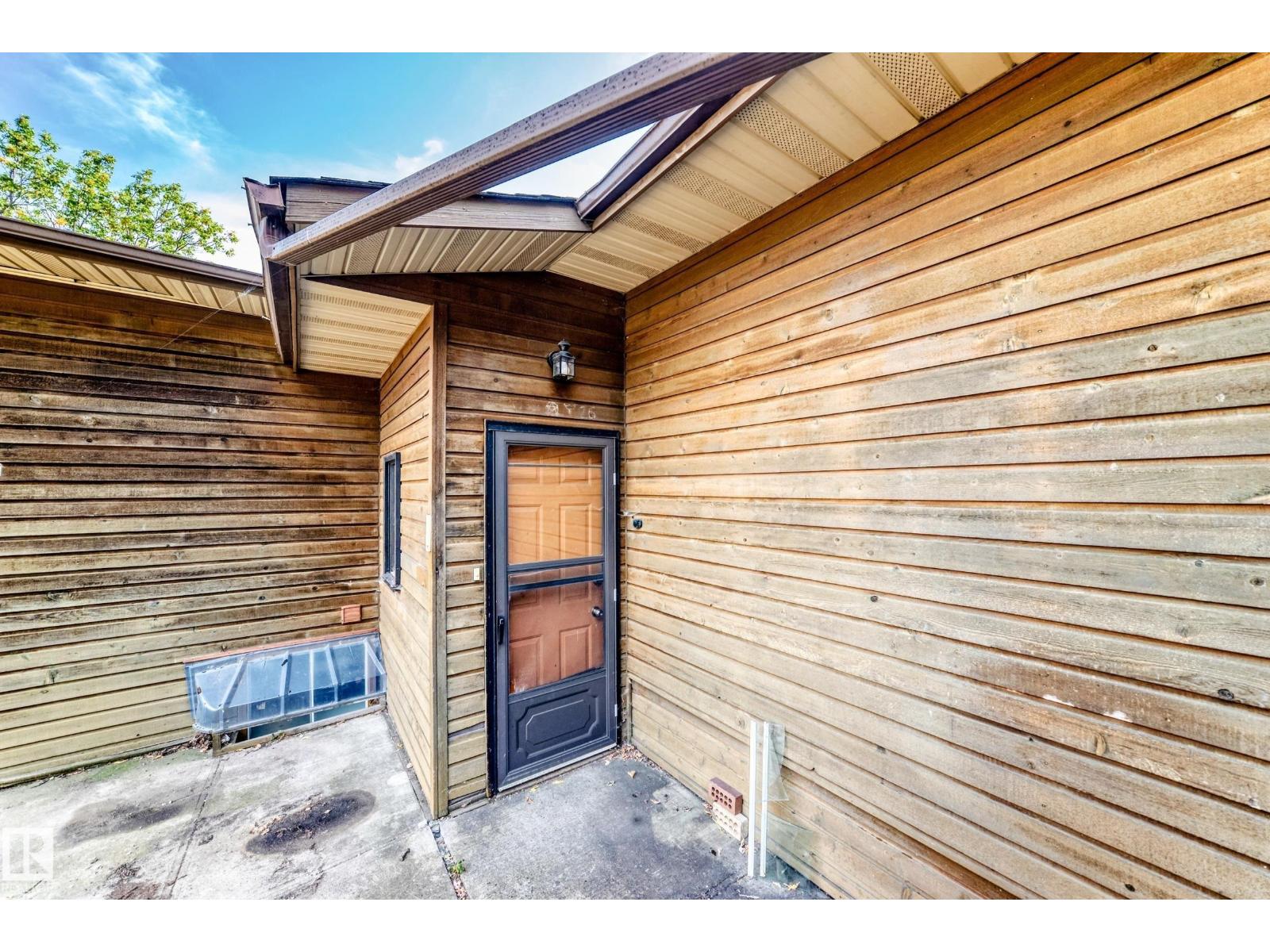 9536 155 St Nw Property Photo 32