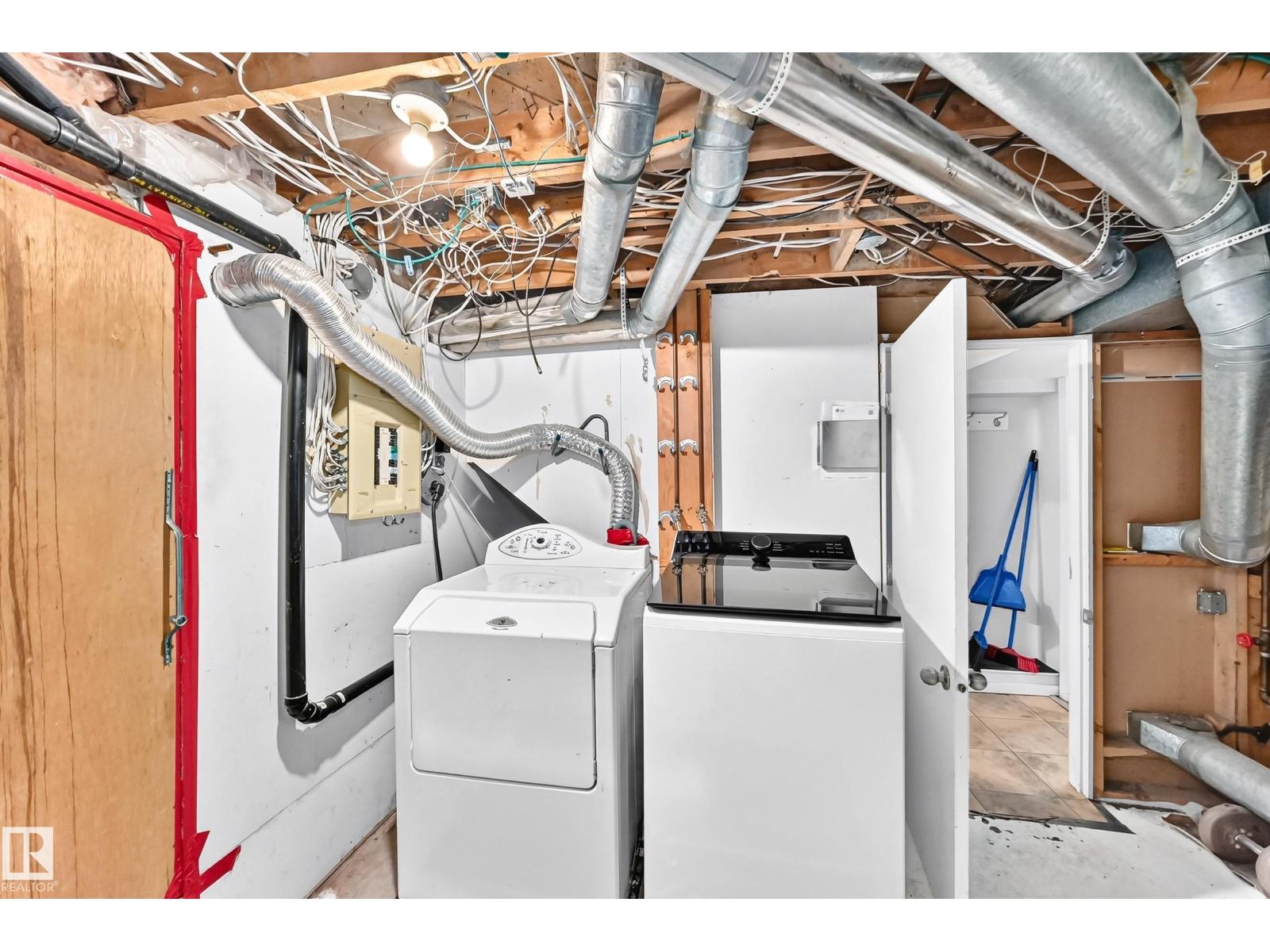 9536 155 St Nw Property Photo 45