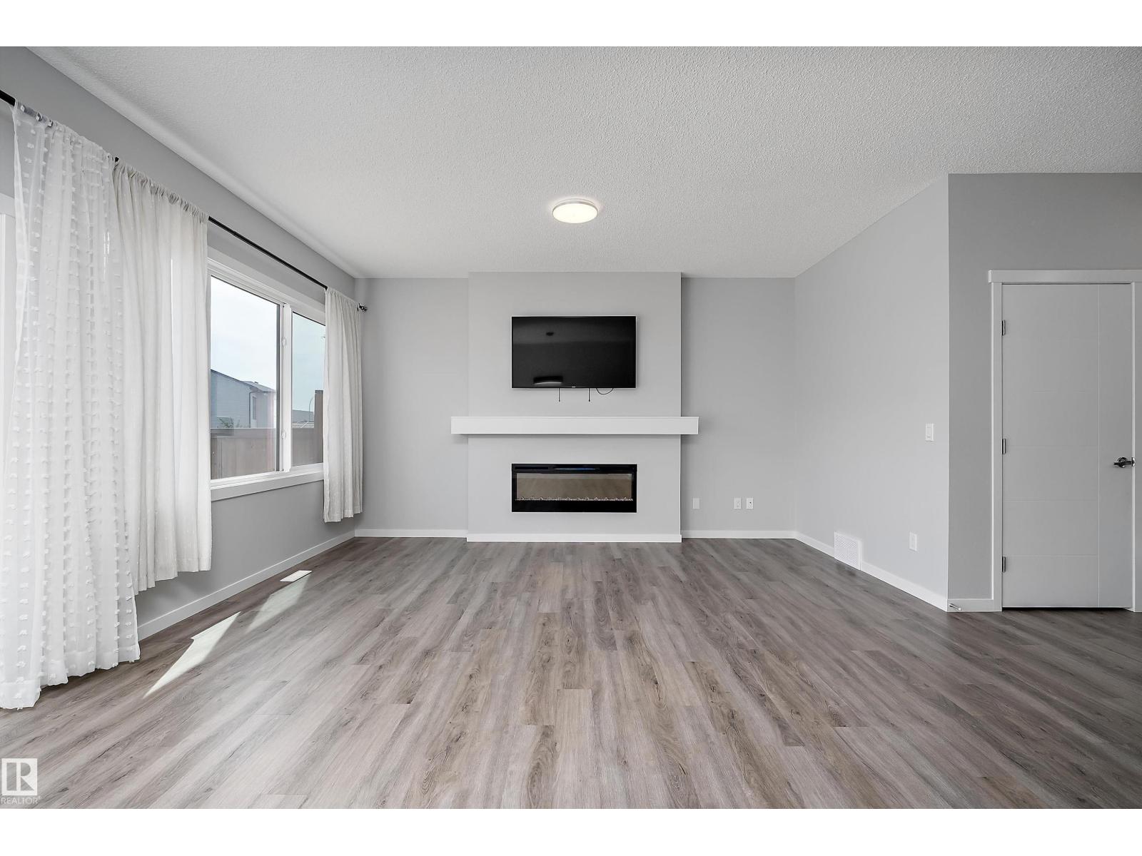 9227 223 St Nw Property Photo 7