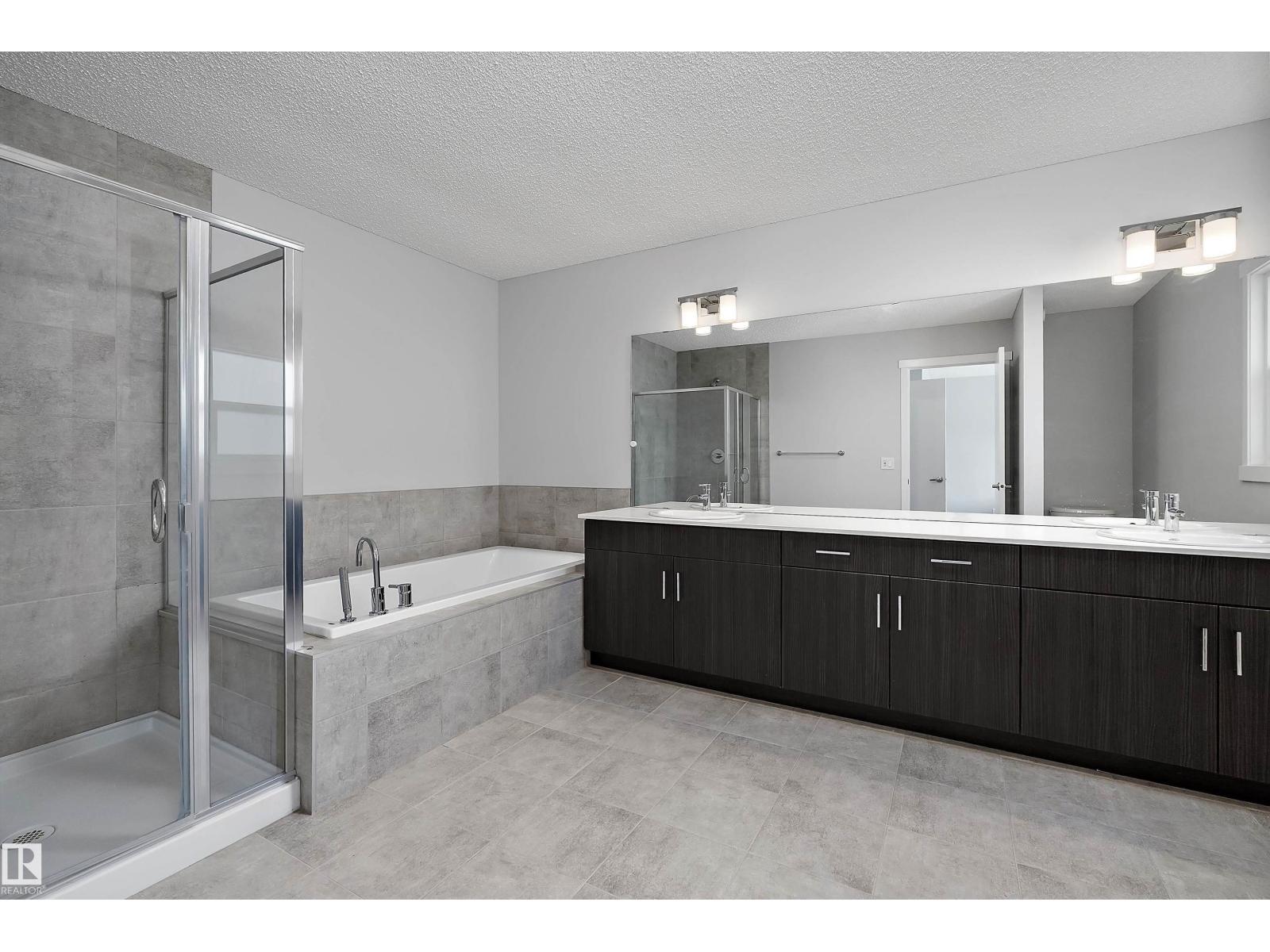 9227 223 St Nw Property Photo 17