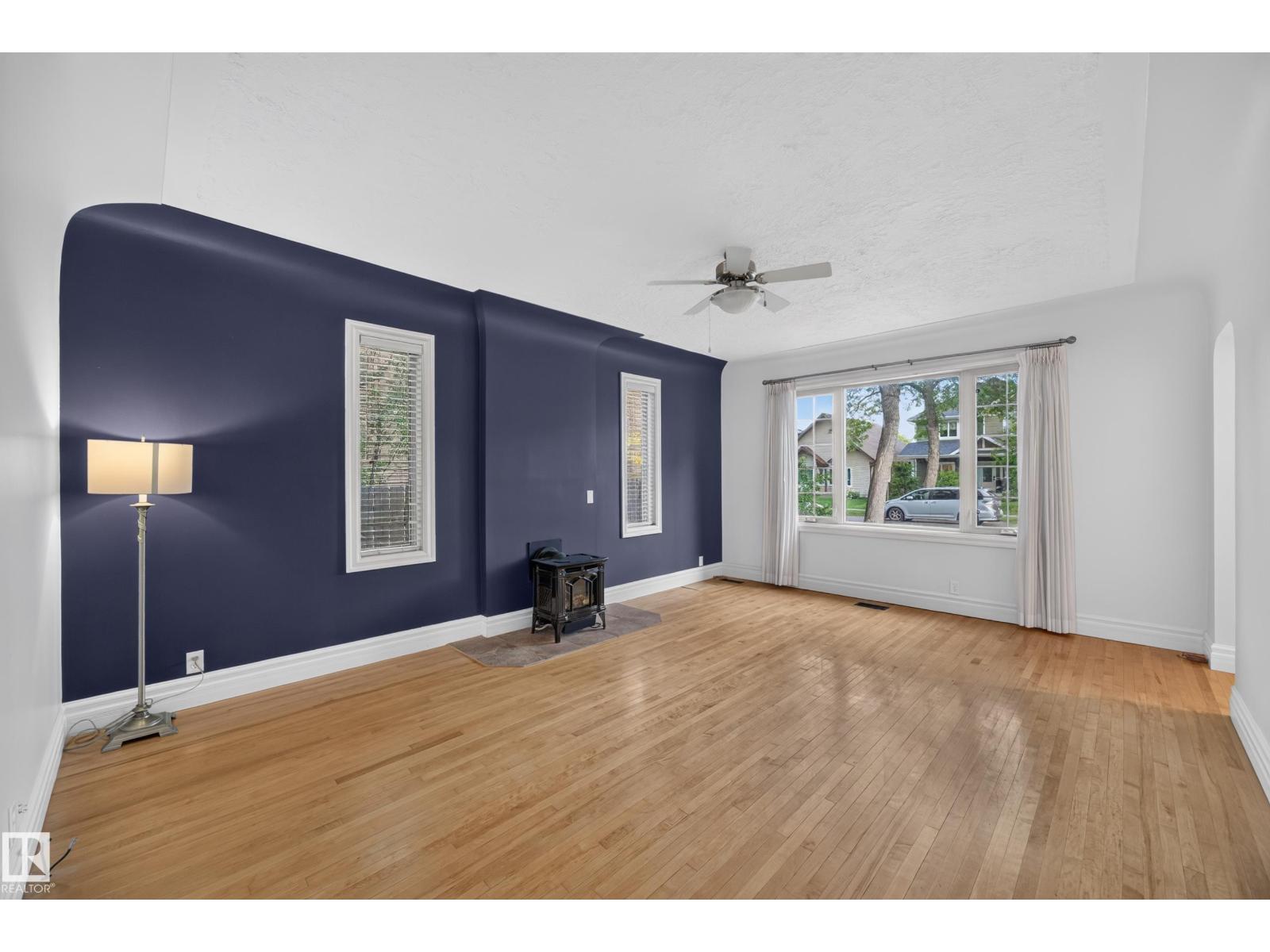 9615 75 Av Nw Property Photo 7