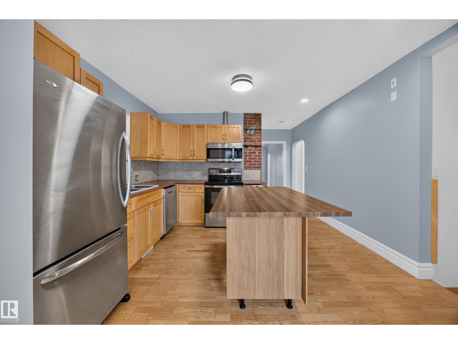 9615 75 Av Nw Property Photo 9