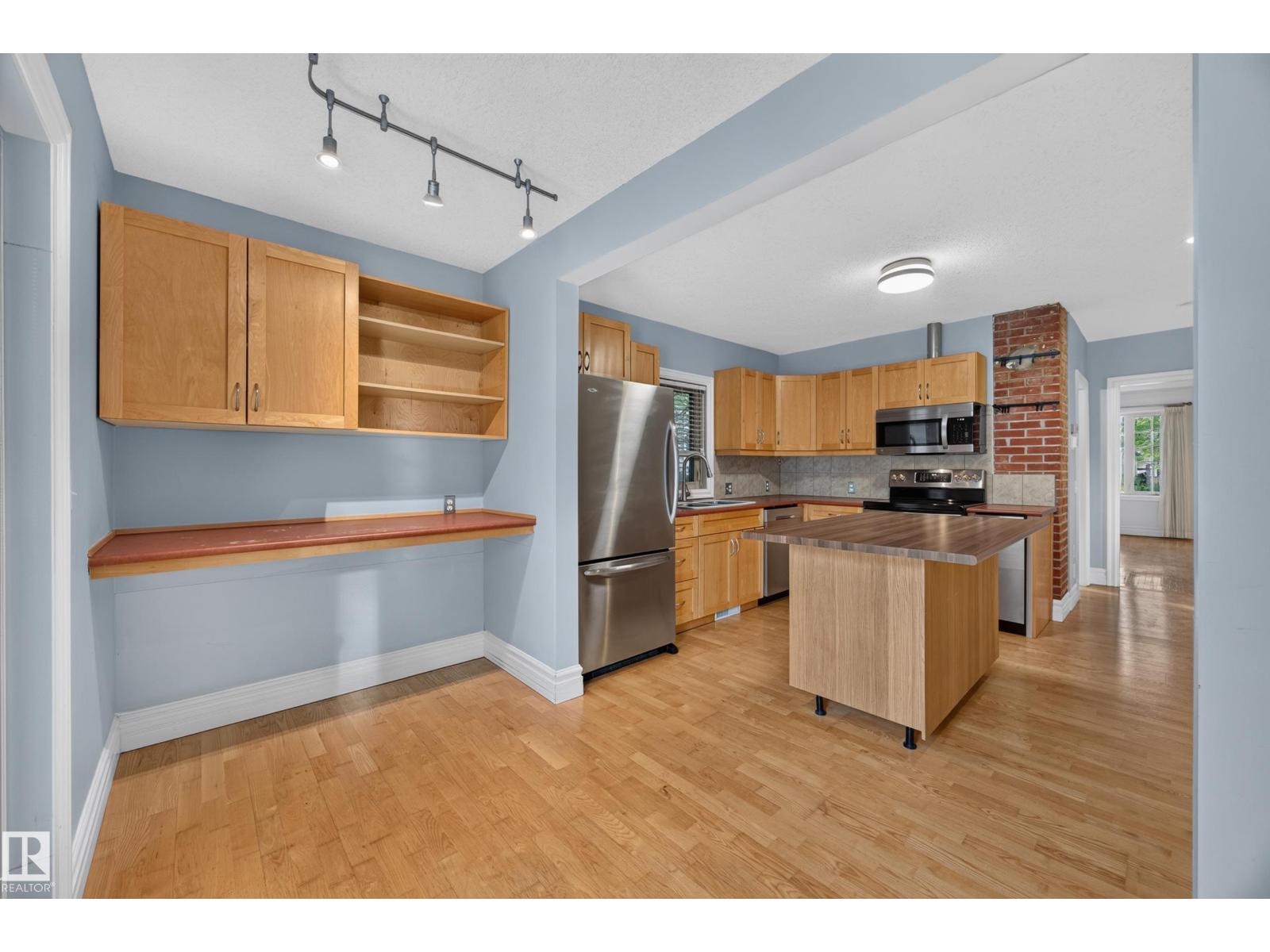 9615 75 Av Nw Property Photo 13