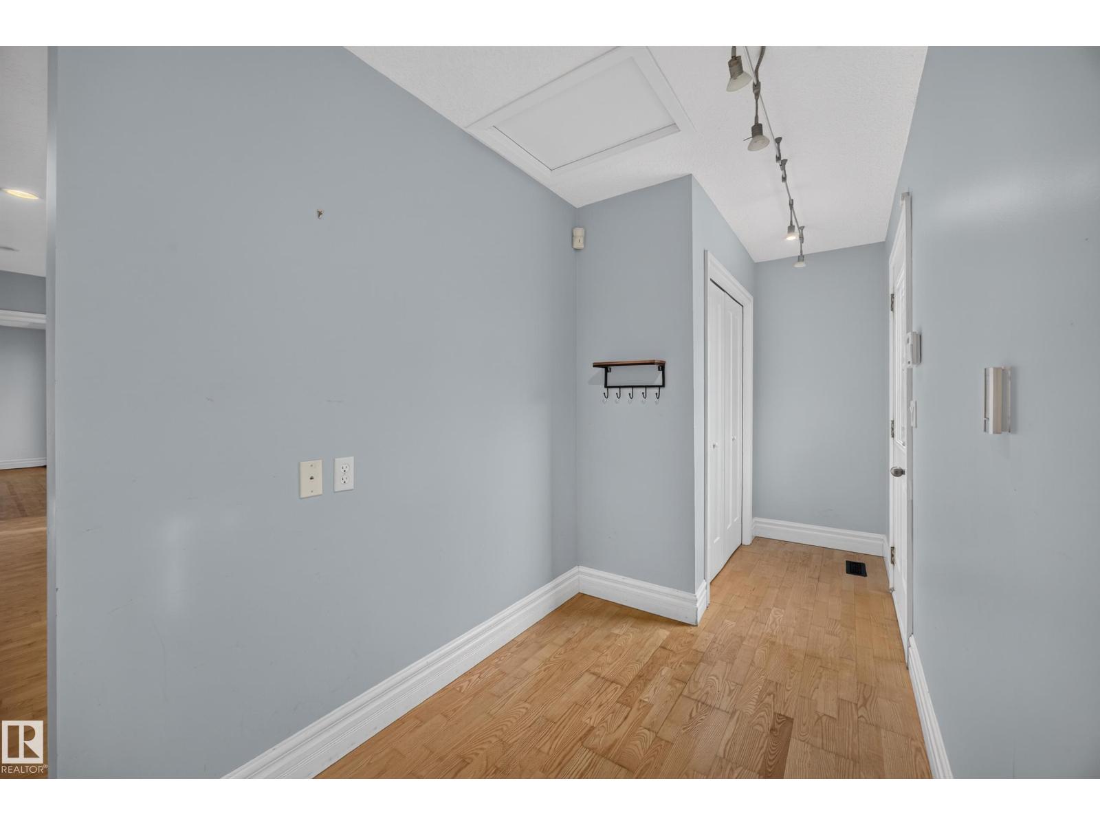 9615 75 Av Nw Property Photo 17