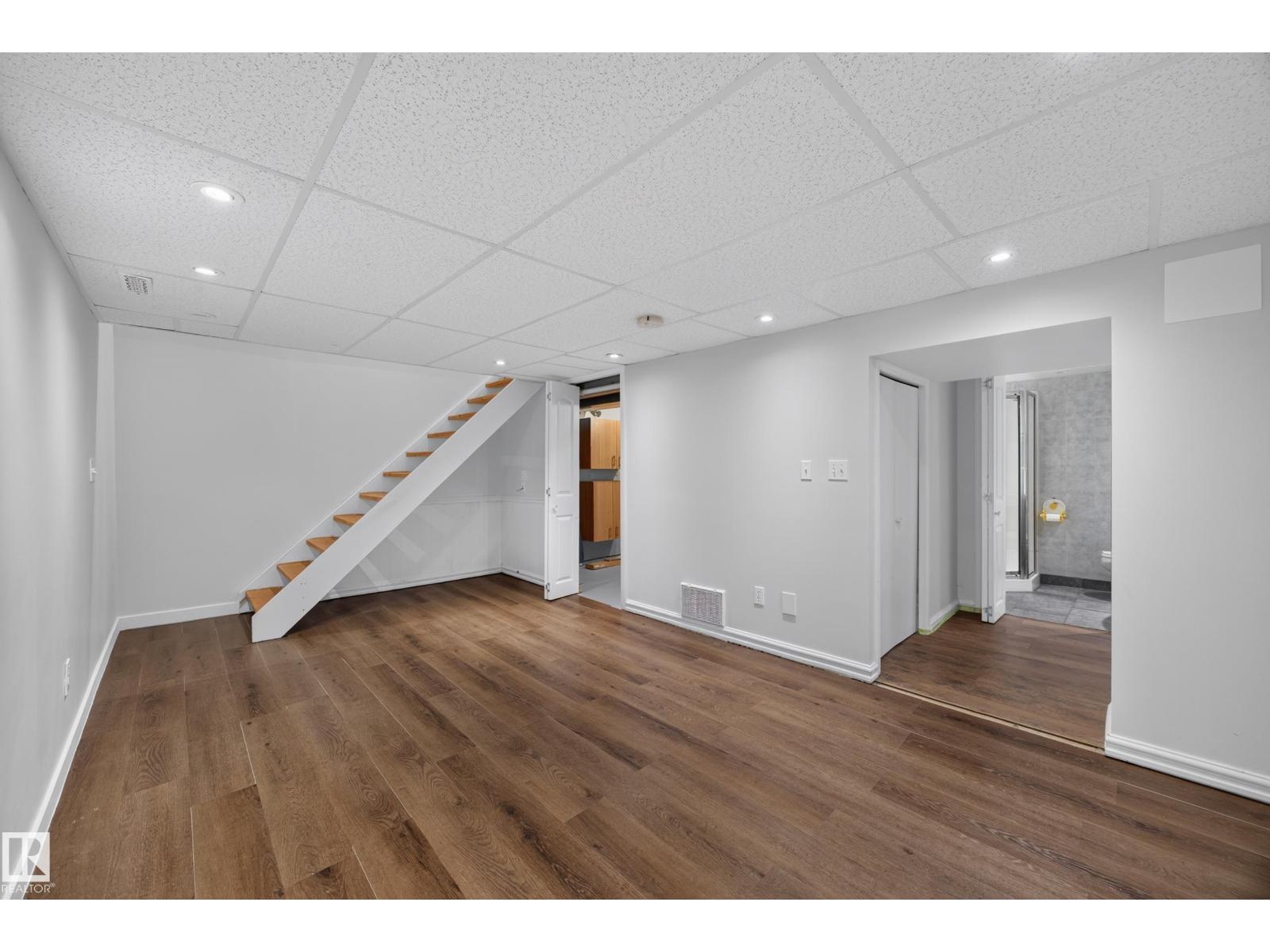 9615 75 Av Nw Property Photo 24