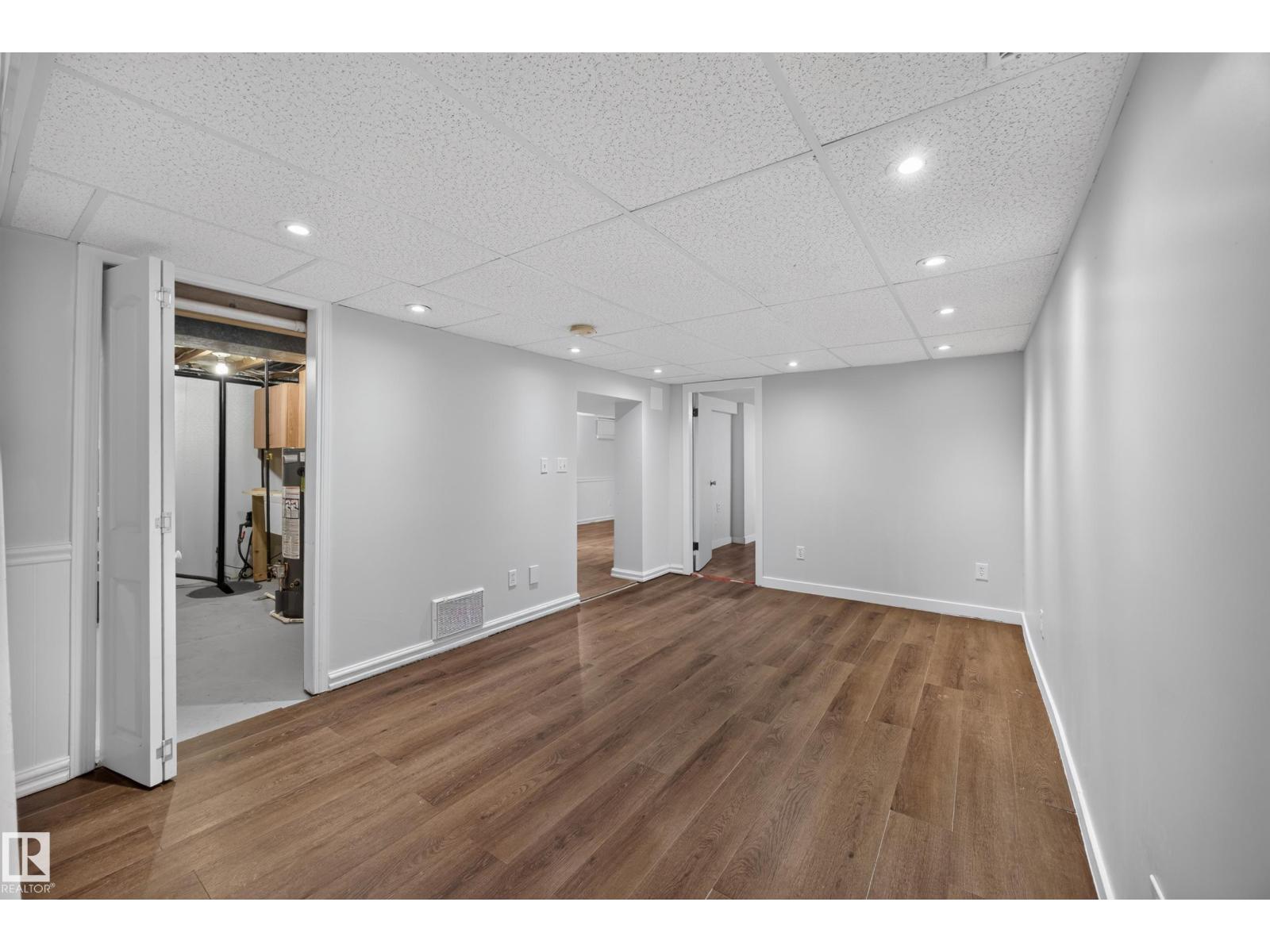 9615 75 Av Nw Property Photo 25