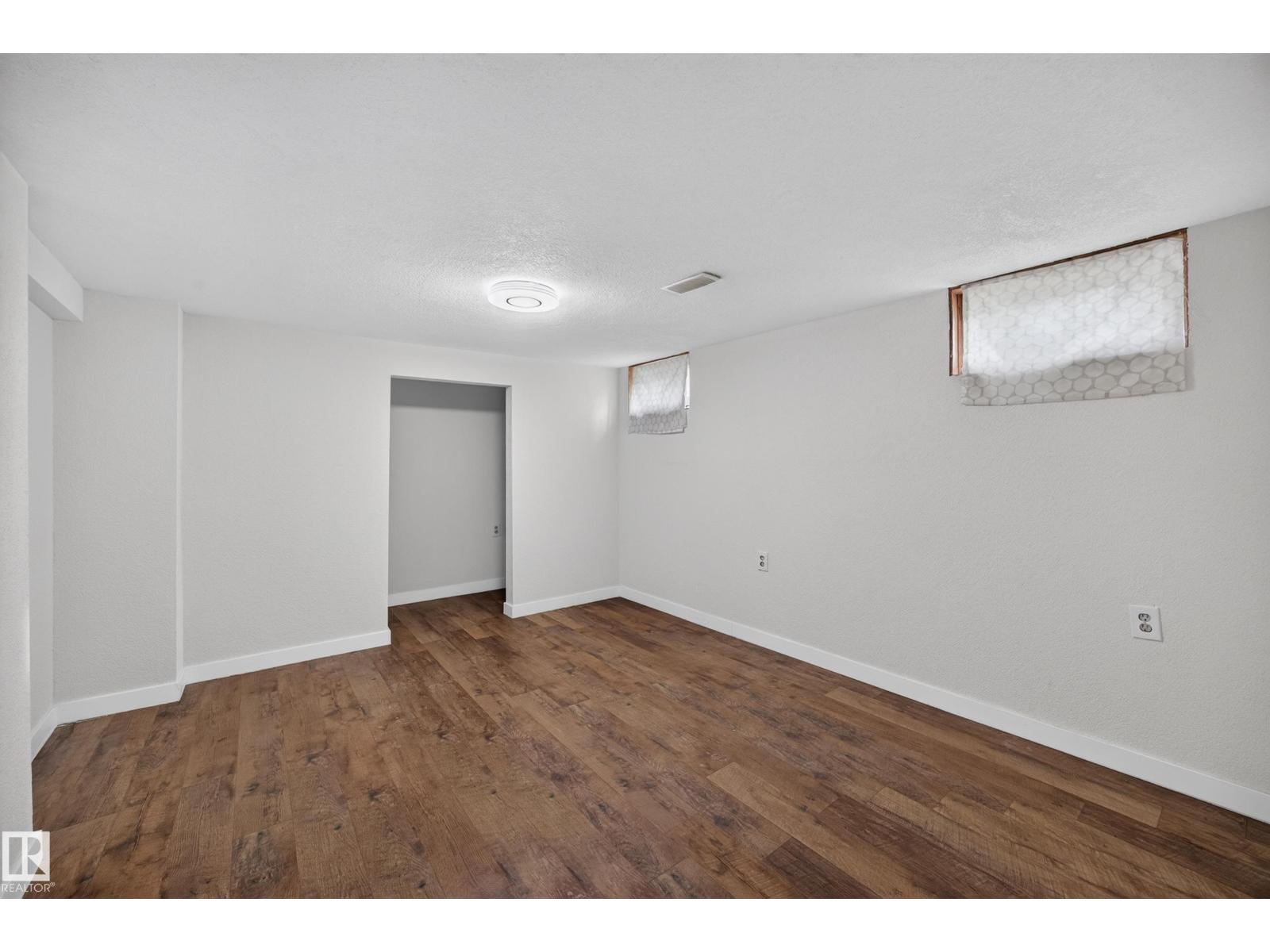 9615 75 Av Nw Property Photo 26