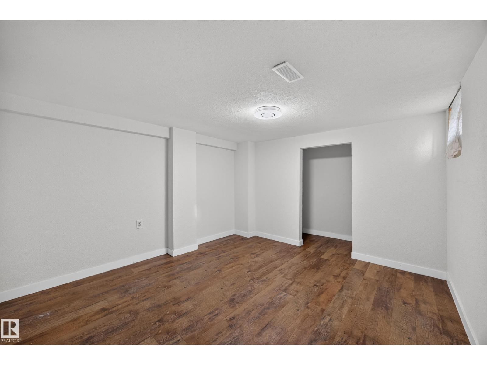 9615 75 Av Nw Property Photo 27