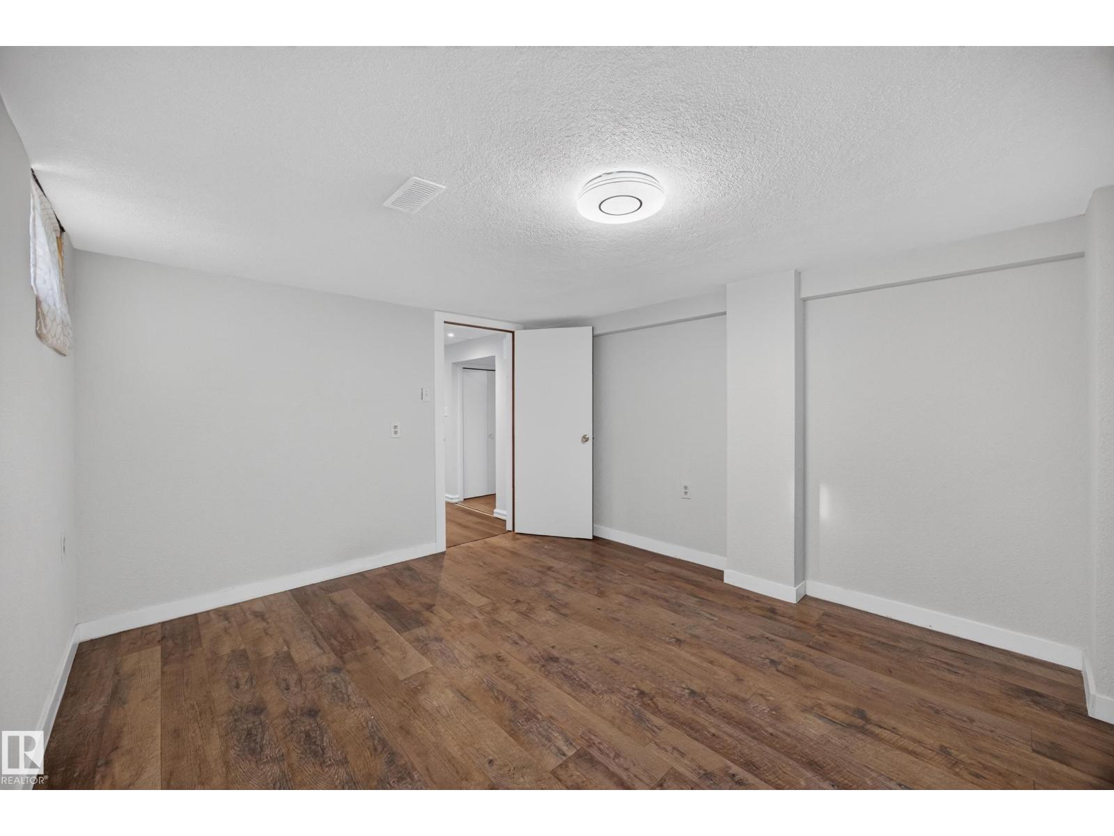 9615 75 Av Nw Property Photo 28