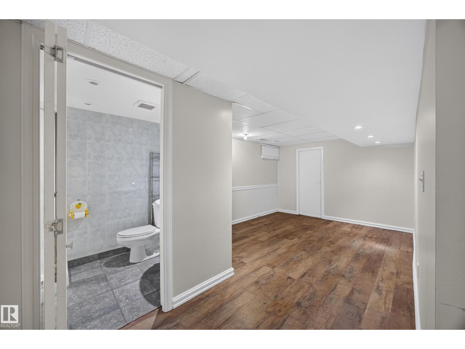 9615 75 Av Nw Property Photo 29
