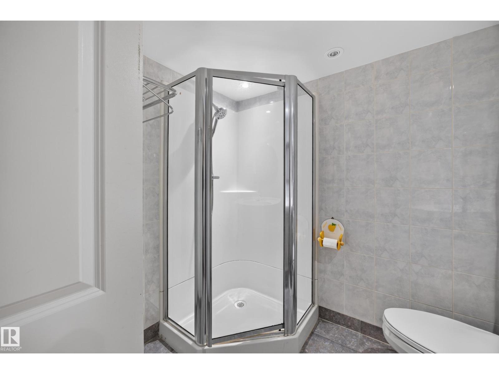 9615 75 Av Nw Property Photo 31