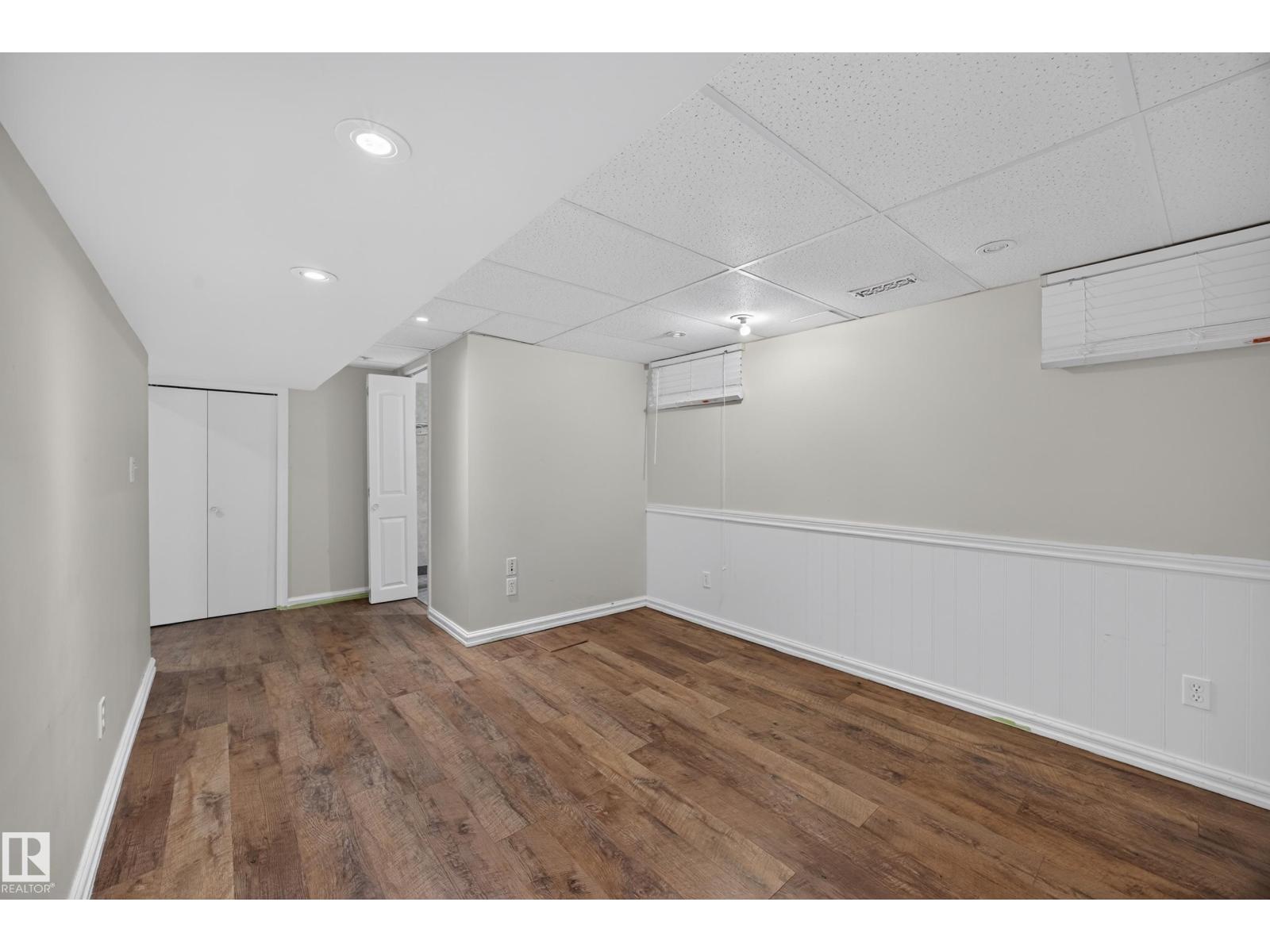9615 75 Av Nw Property Photo 33