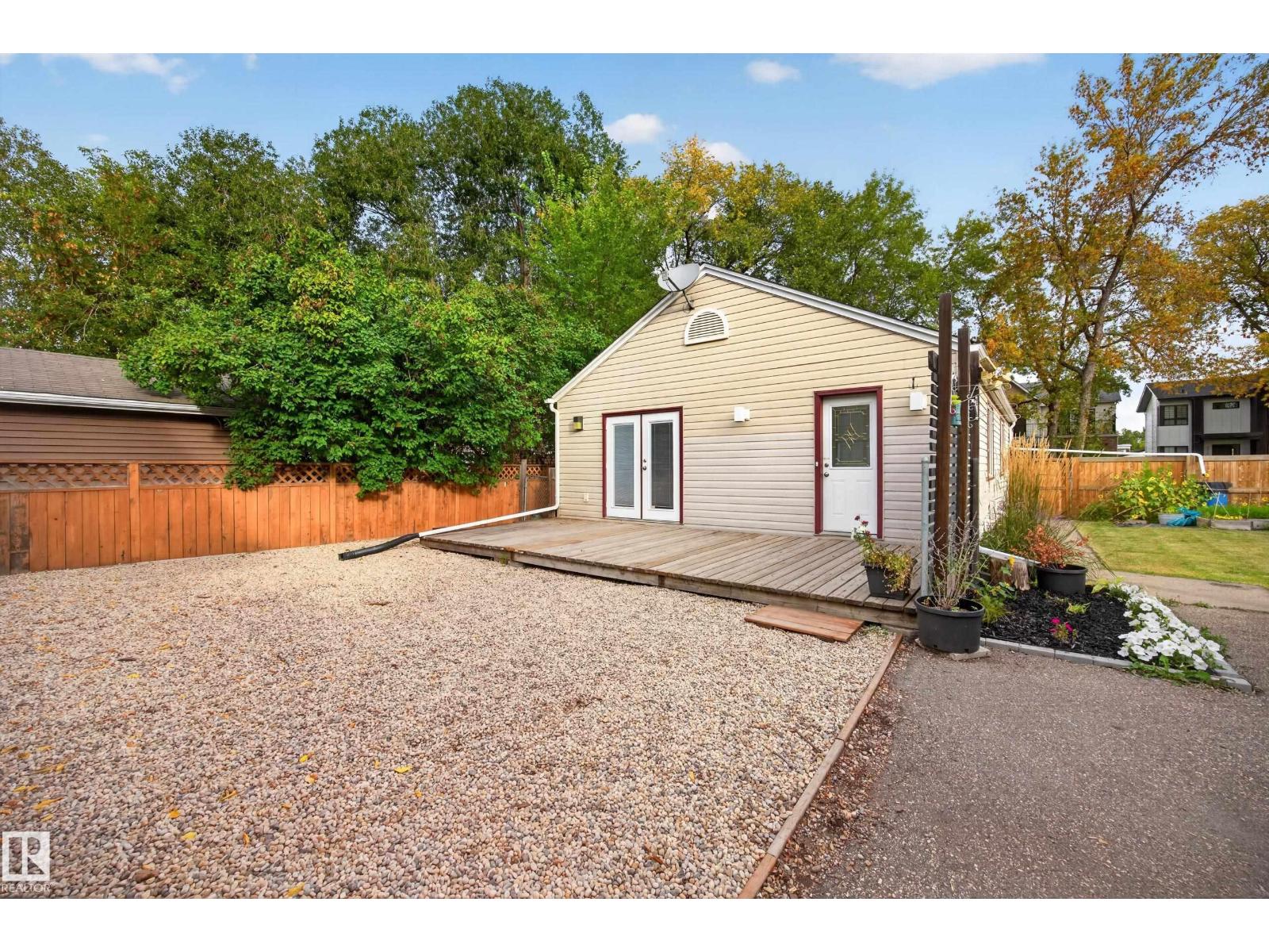 9615 75 Av Nw Property Photo 36