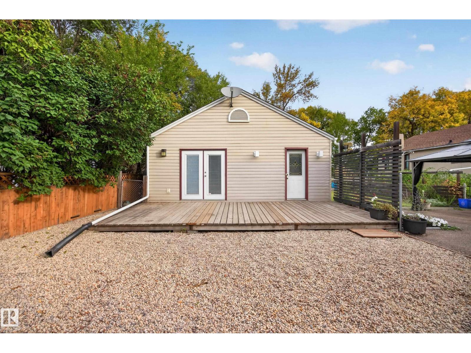 9615 75 Av Nw Property Photo 43