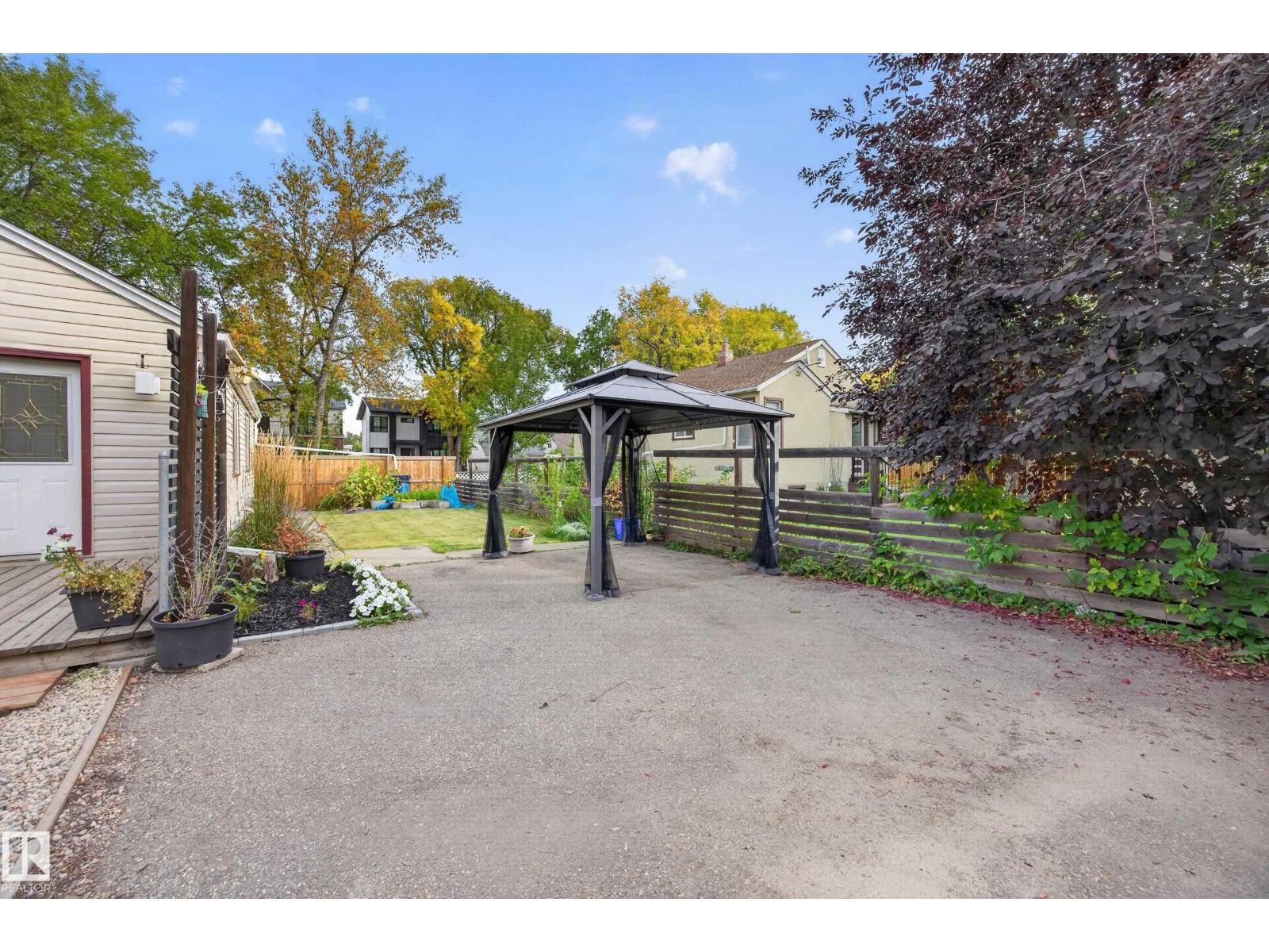 9615 75 Av Nw Property Photo 47