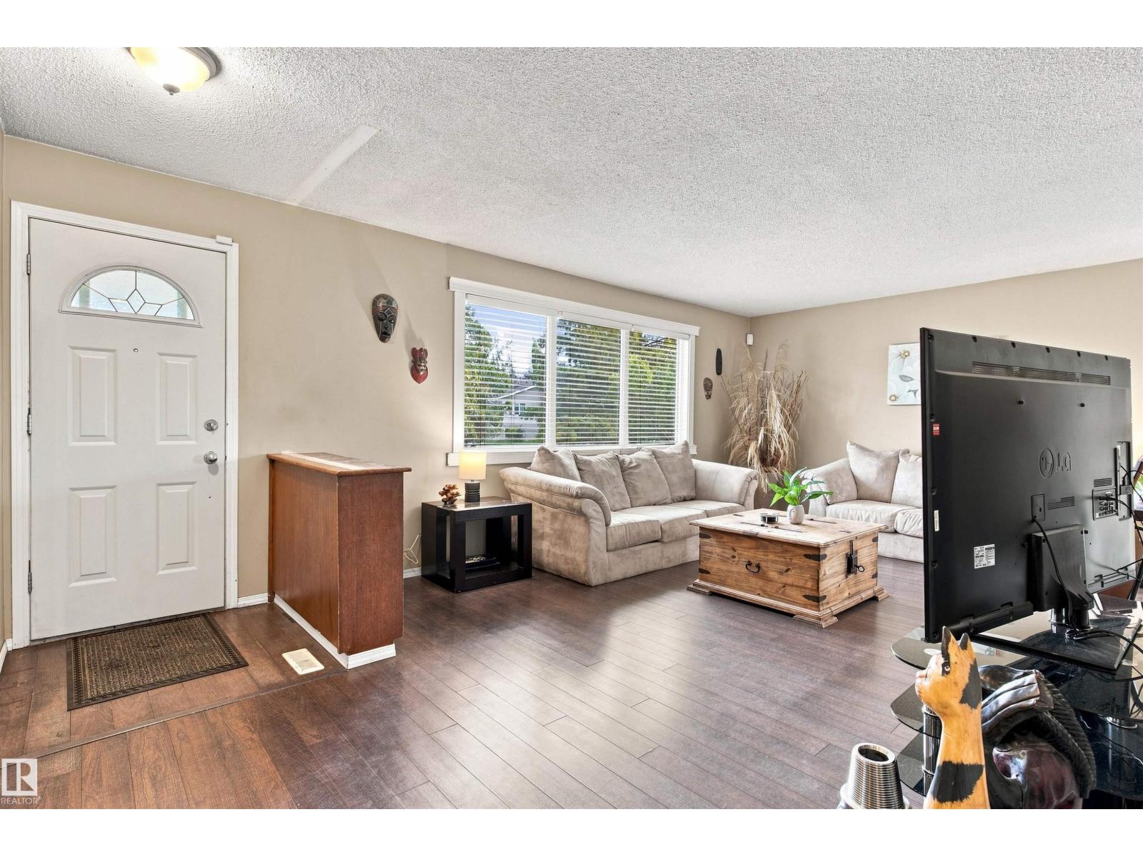 12 Hughes Rd Nw Property Photo 4