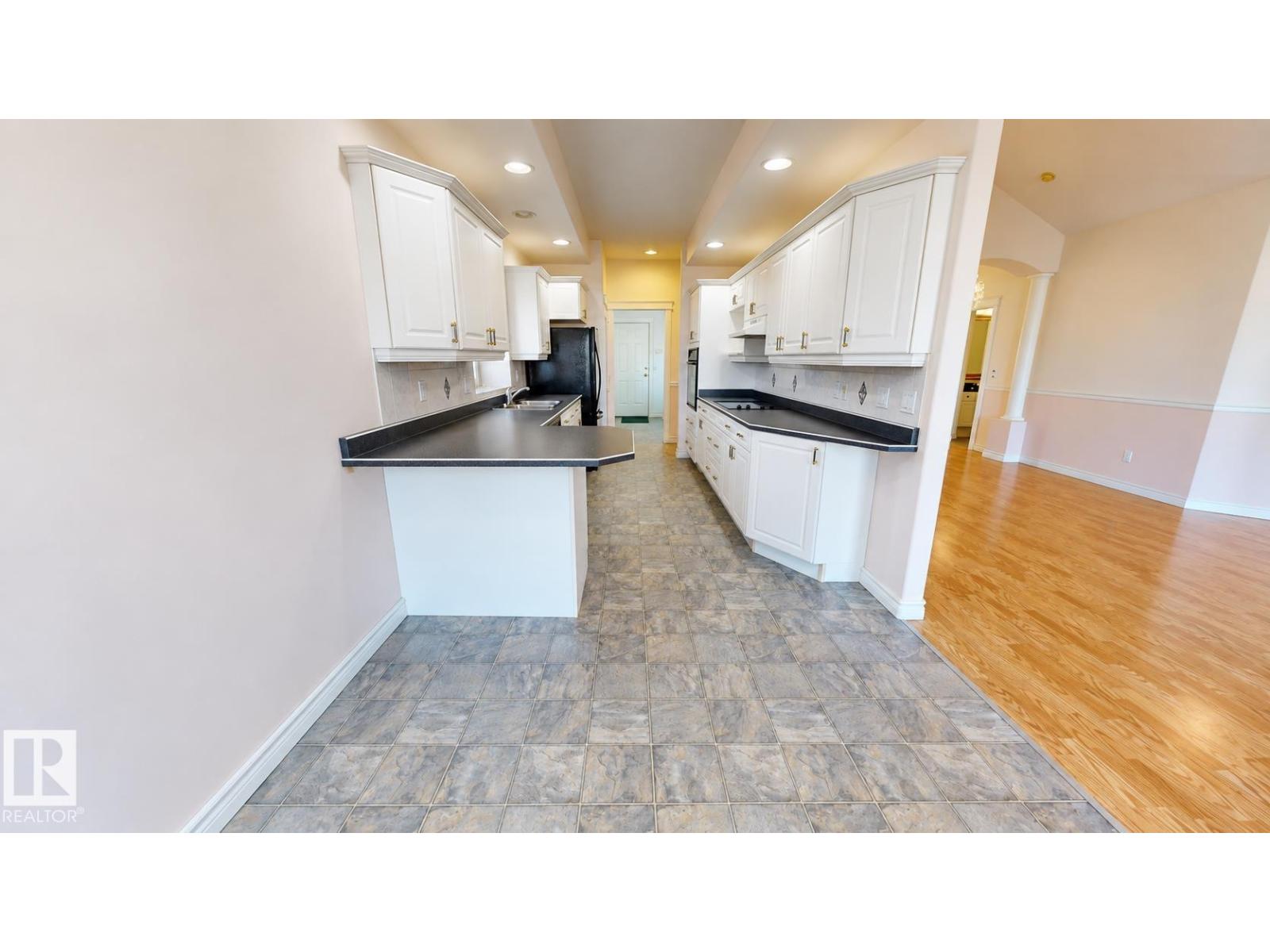 #323 Ravine Villas Property Photo 14