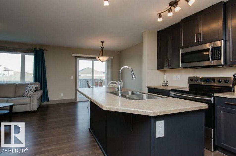7233 Armour Cr Sw Property Photo 3