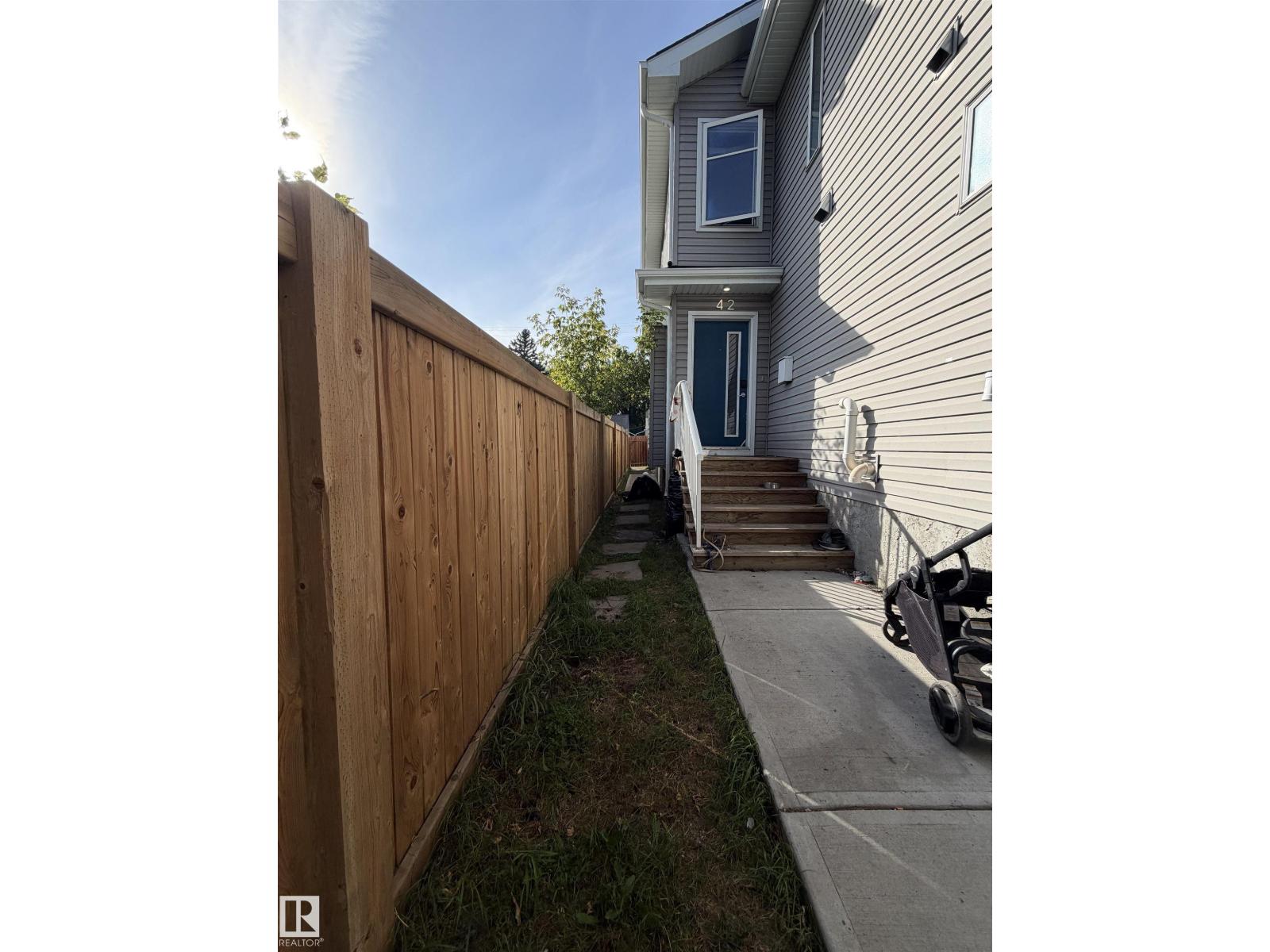 11442 82 St Nw Property Photo 1