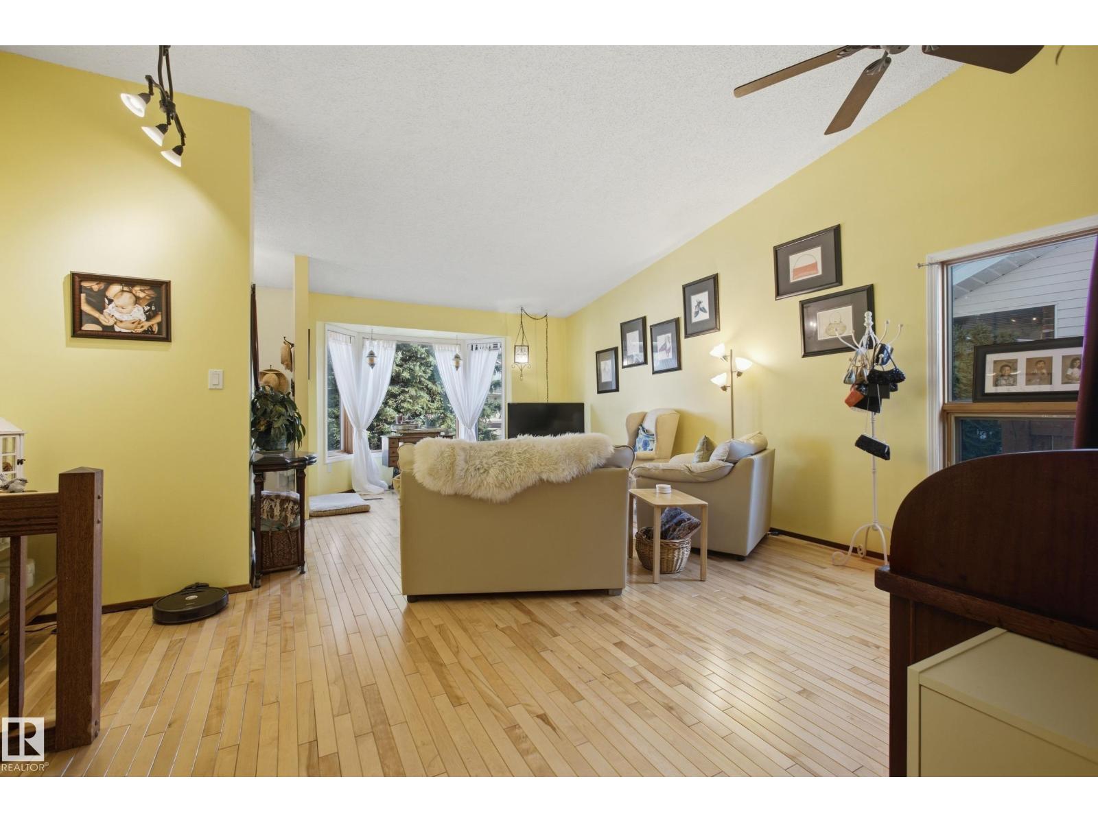 9936 190 St Nw Property Photo 12