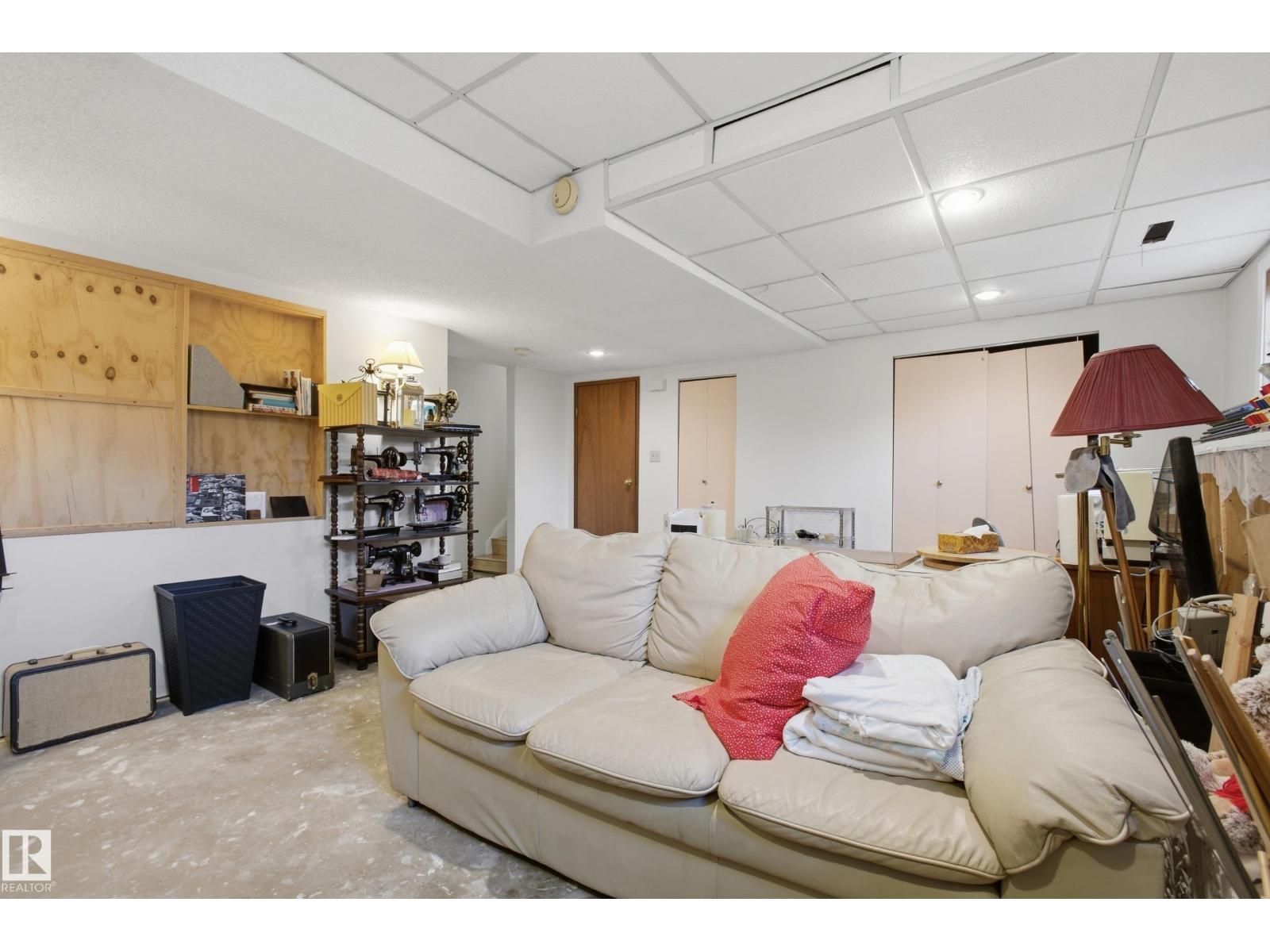 9936 190 St Nw Property Photo 33
