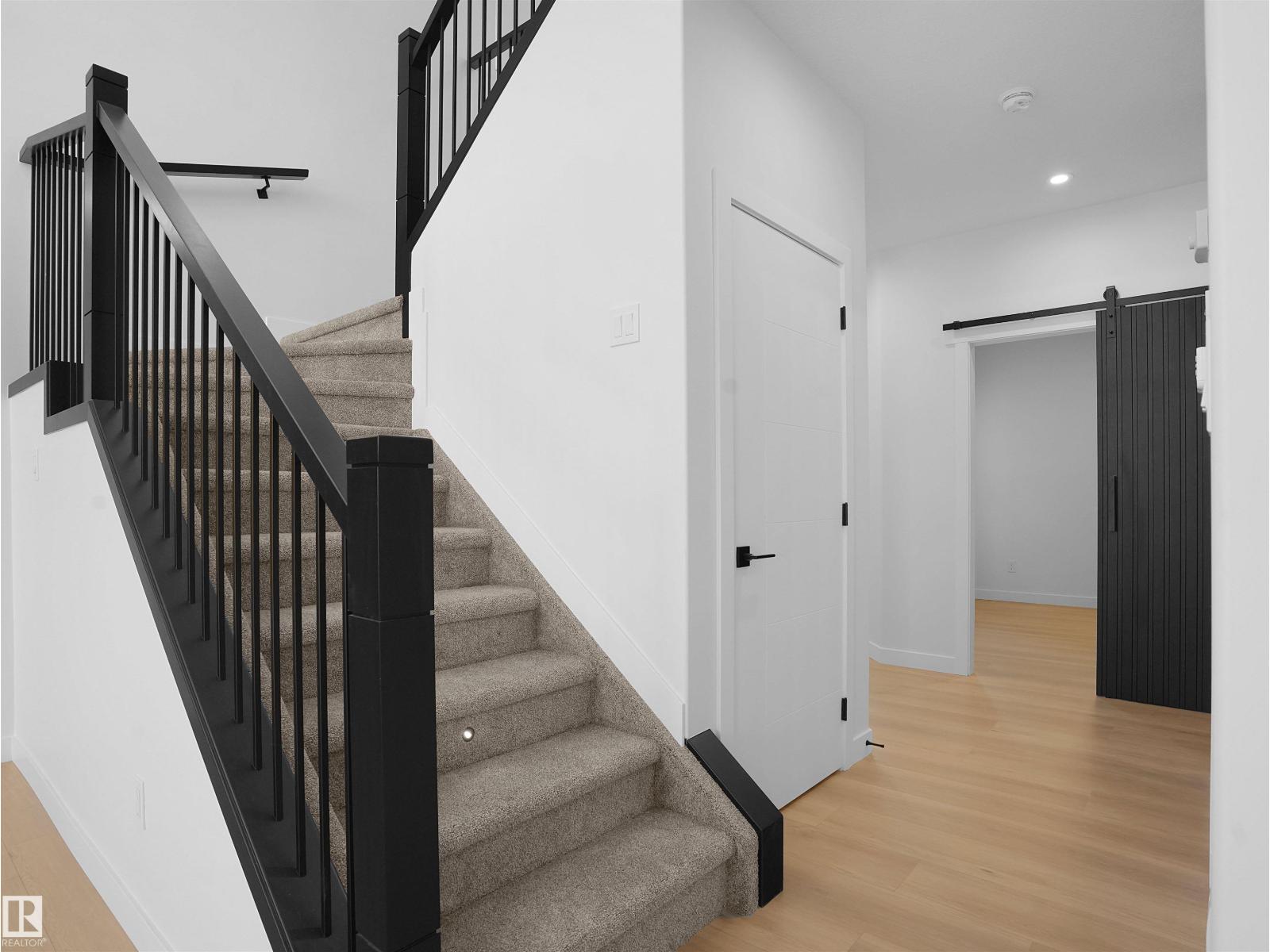 1133 Starling Drive Nw Property Photo 6