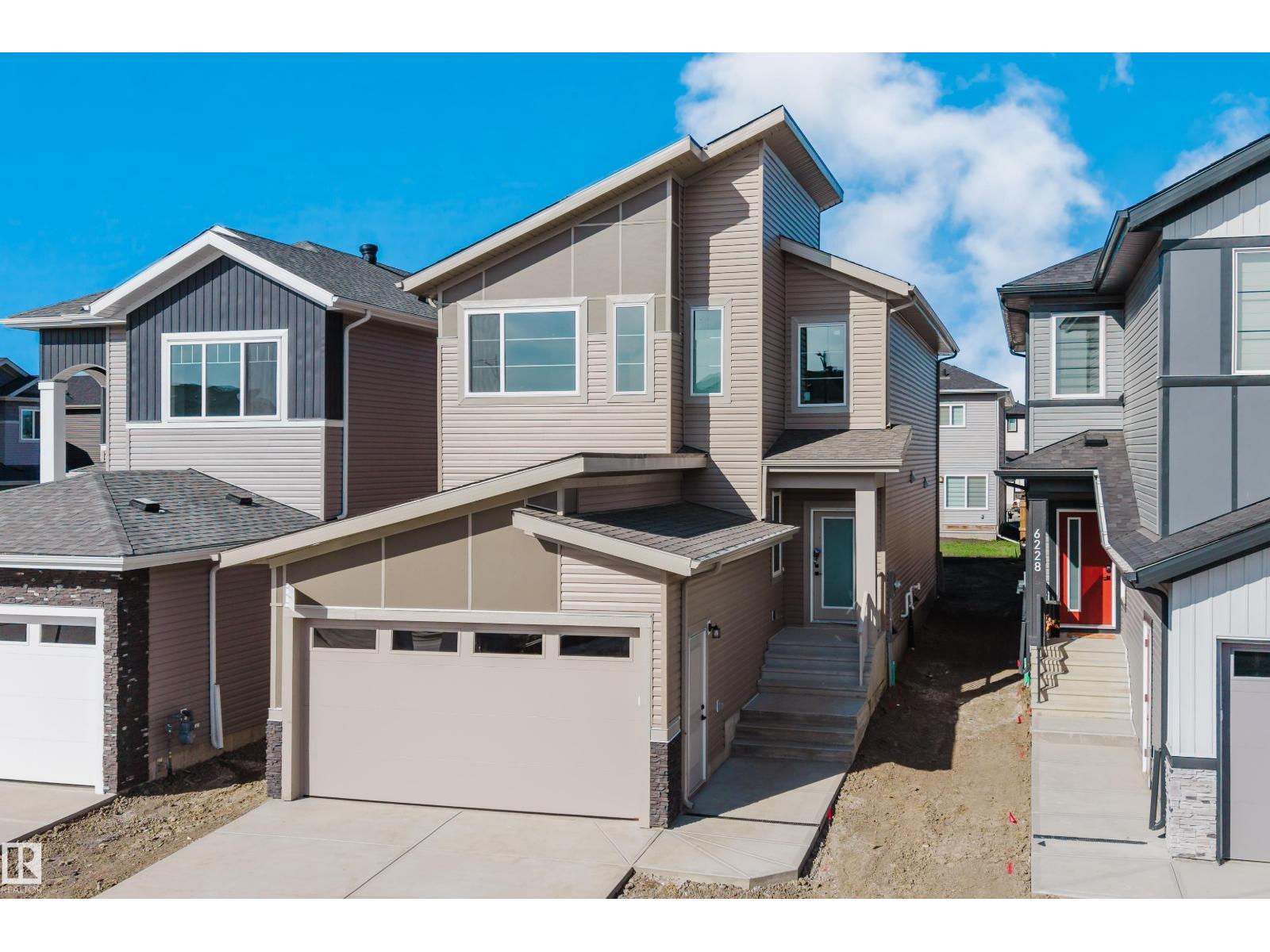 6230 45 AV Property Photo 1
