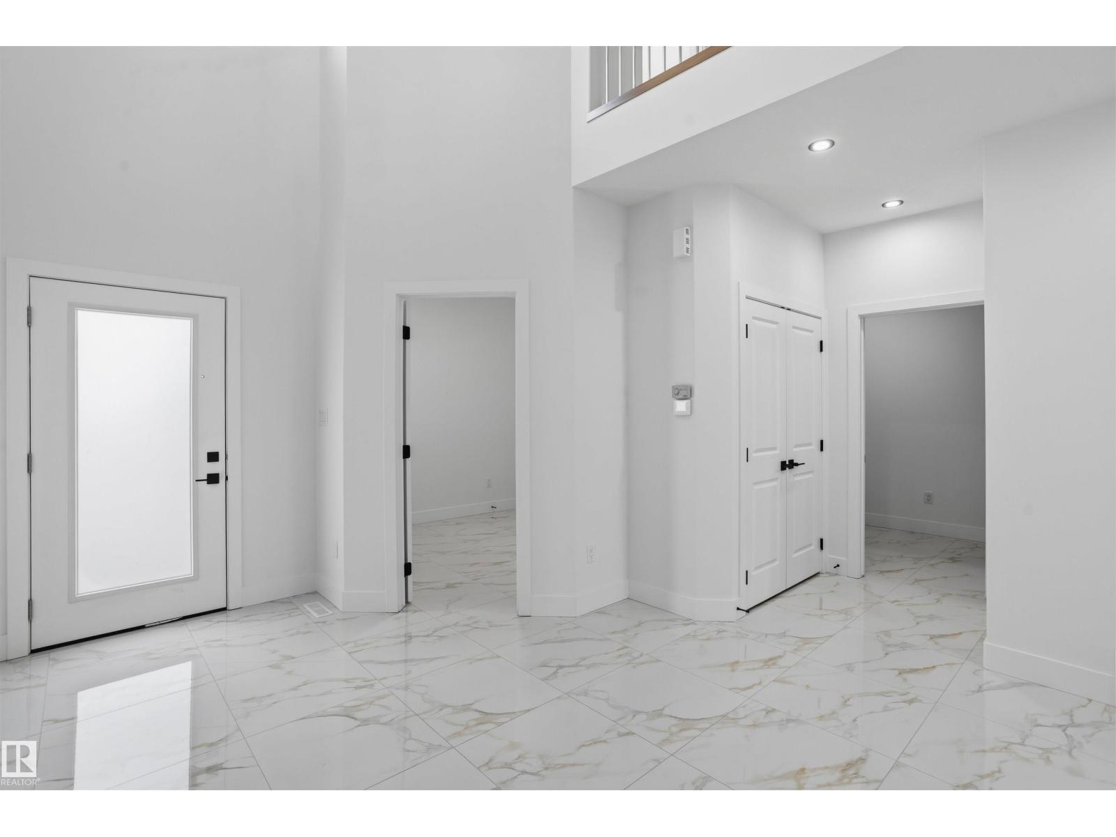 6230 45 Av Property Photo 5
