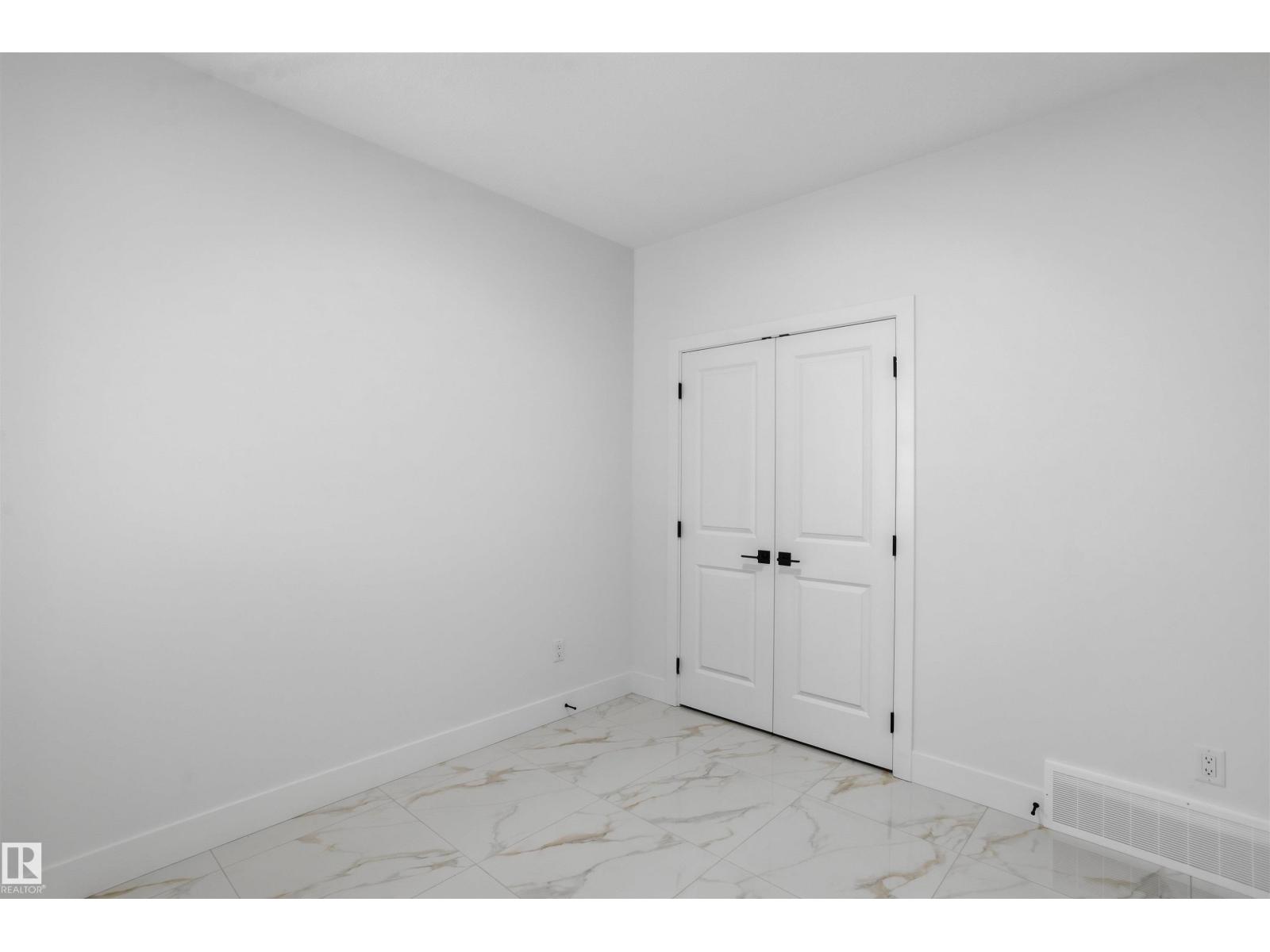 6230 45 Av Property Photo 7