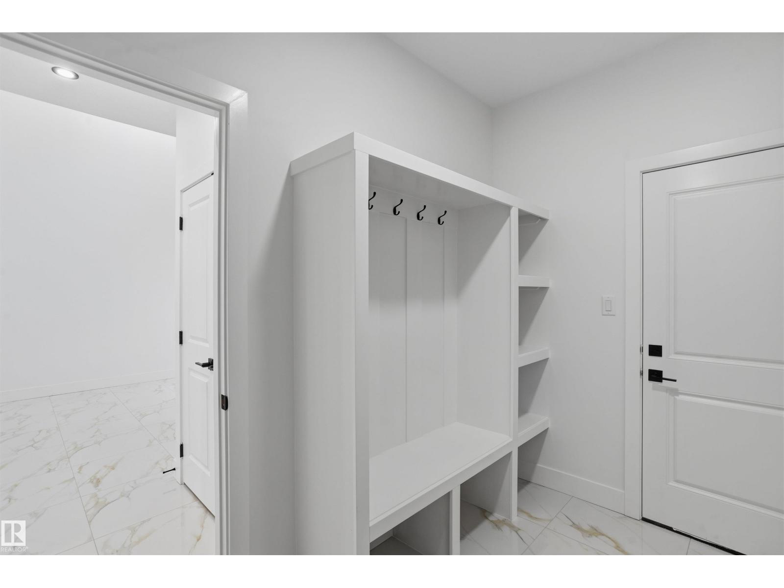 6230 45 Av Property Photo 10