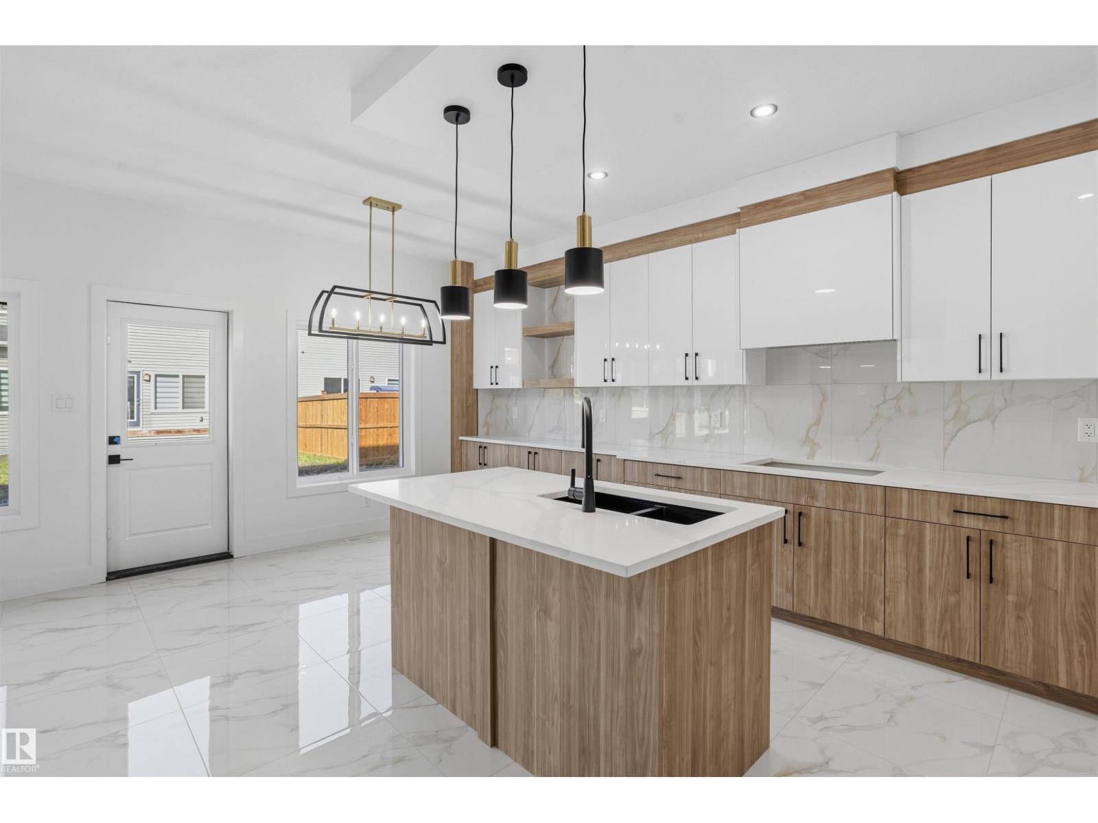 6230 45 Av Property Photo 12