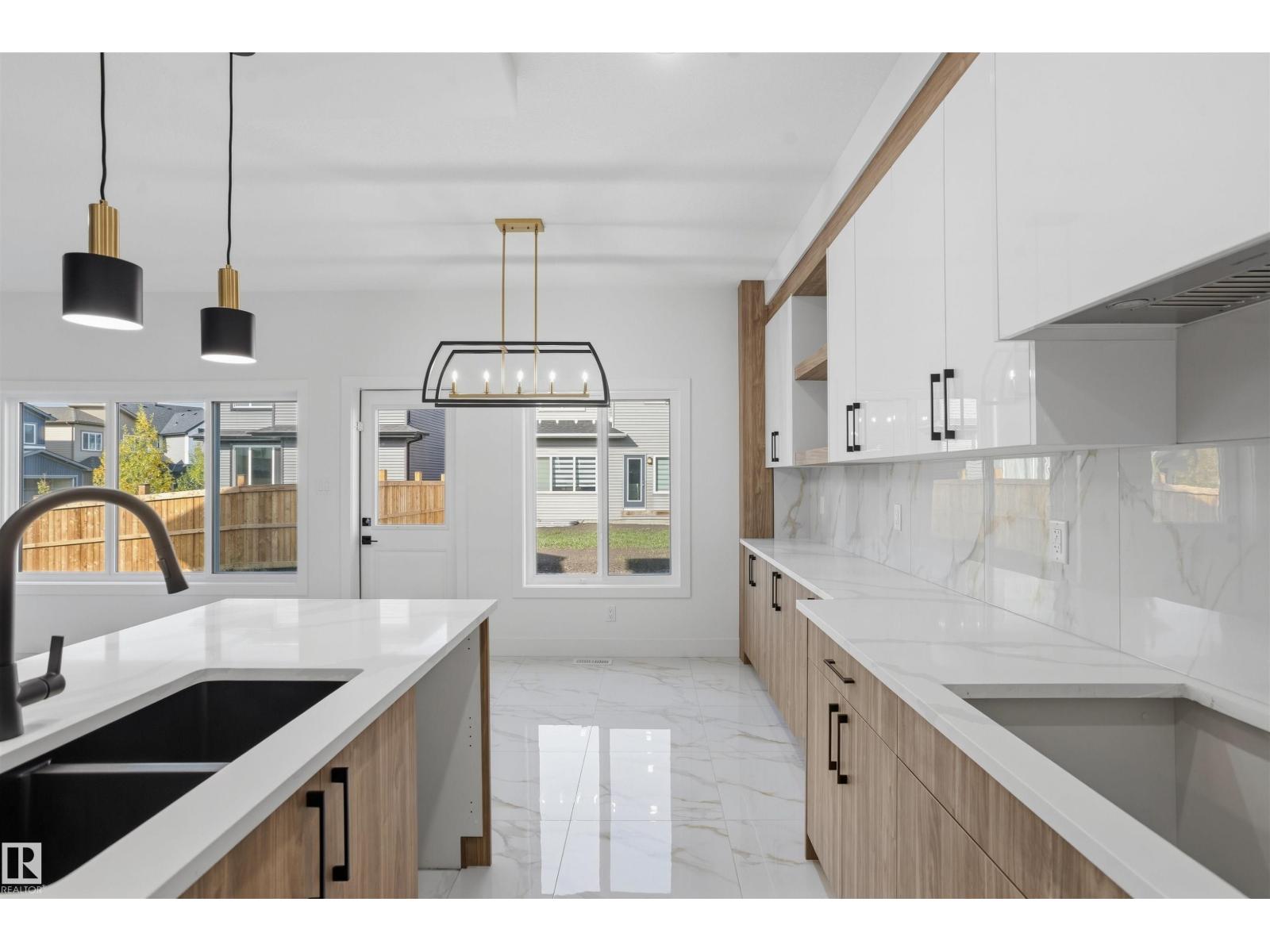 6230 45 Av Property Photo 18