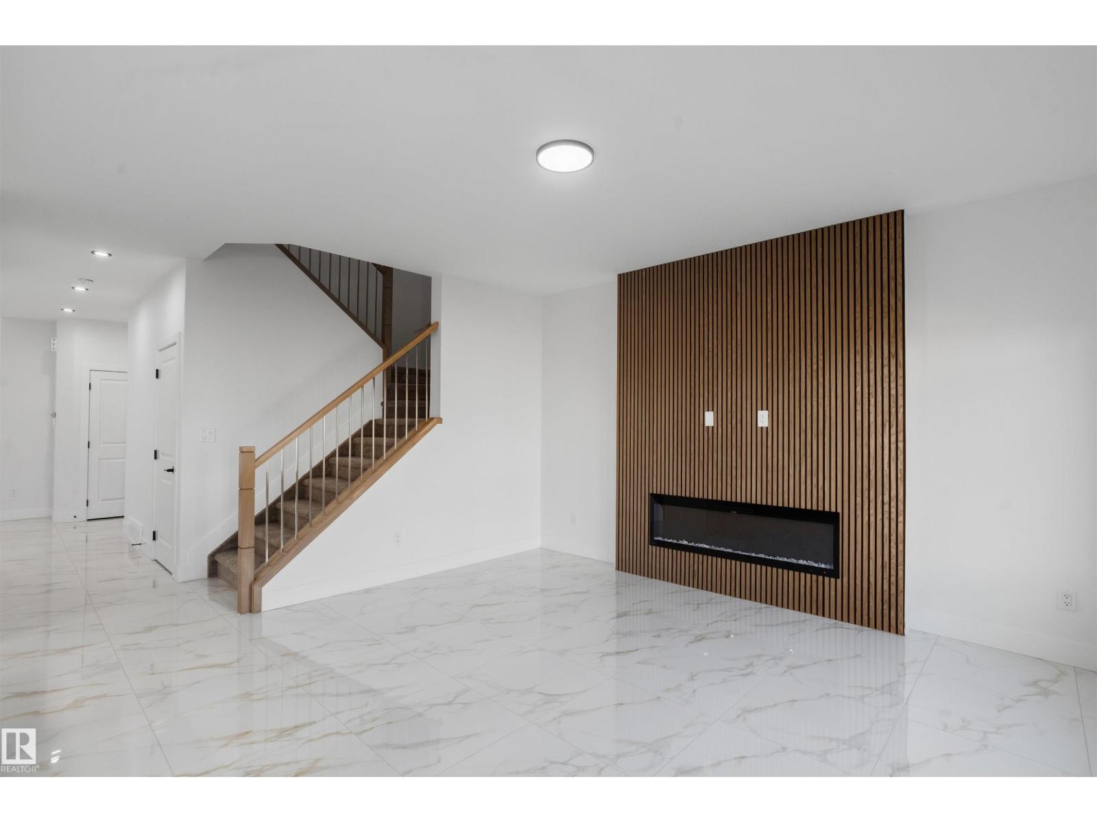 6230 45 Av Property Photo 23