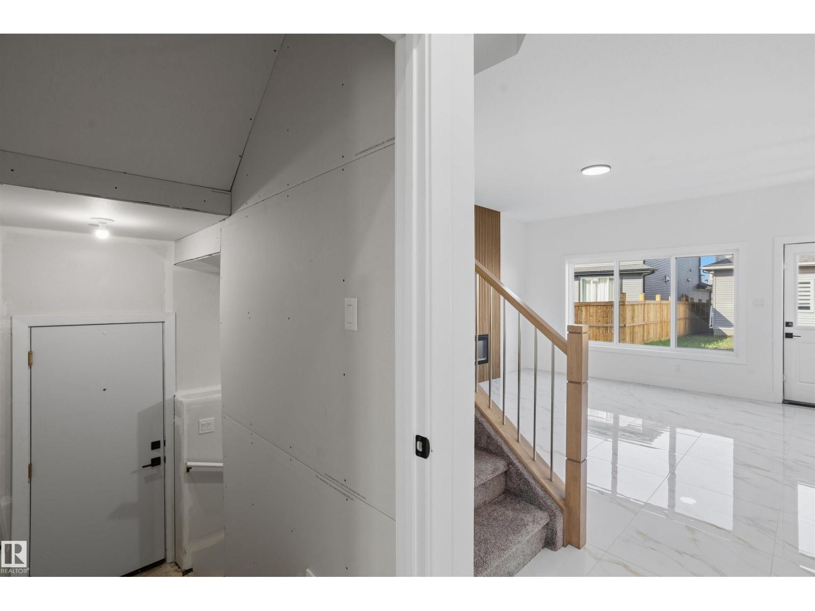 6230 45 Av Property Photo 25