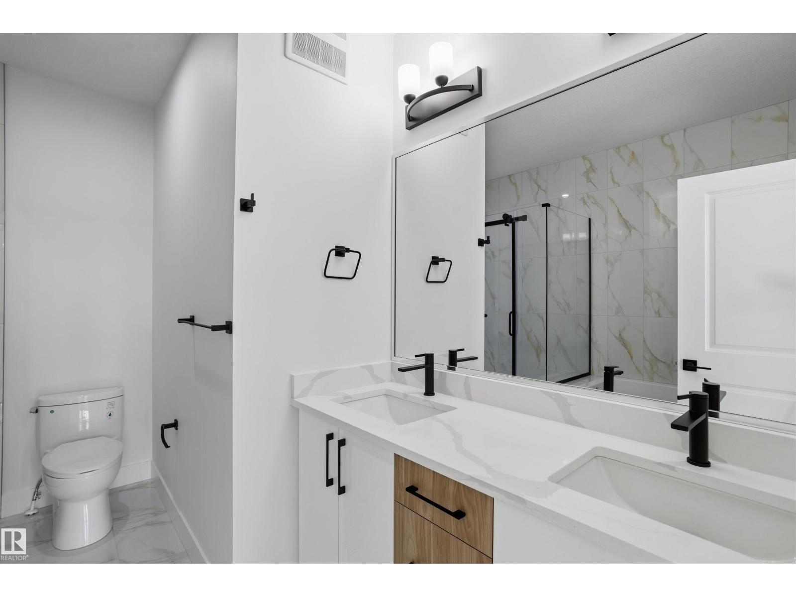 6230 45 Av Property Photo 32