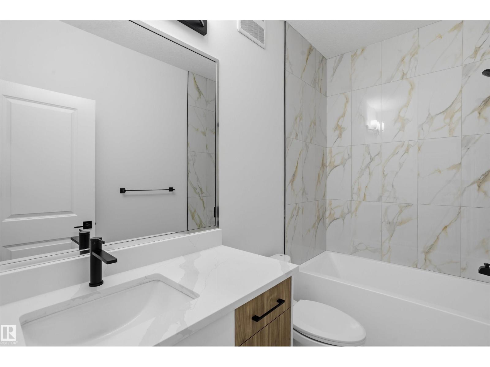 6230 45 Av Property Photo 37