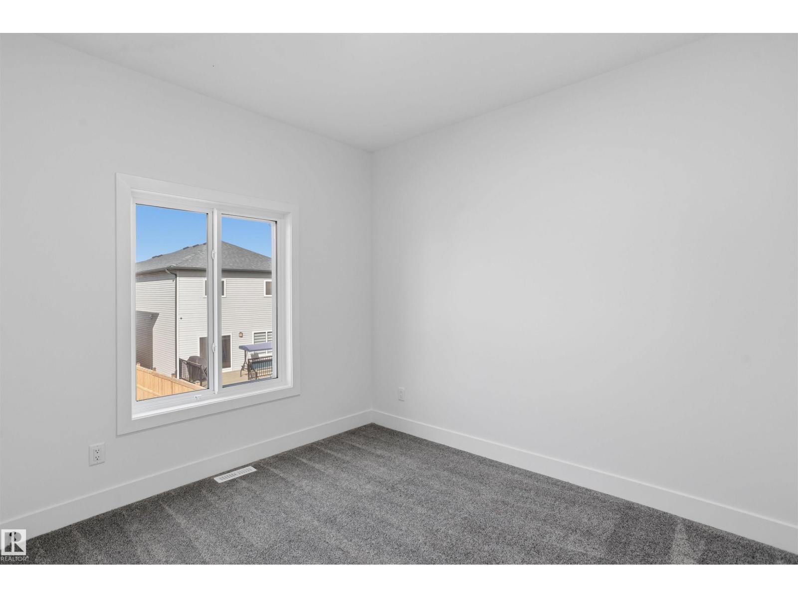 6230 45 Av Property Photo 40