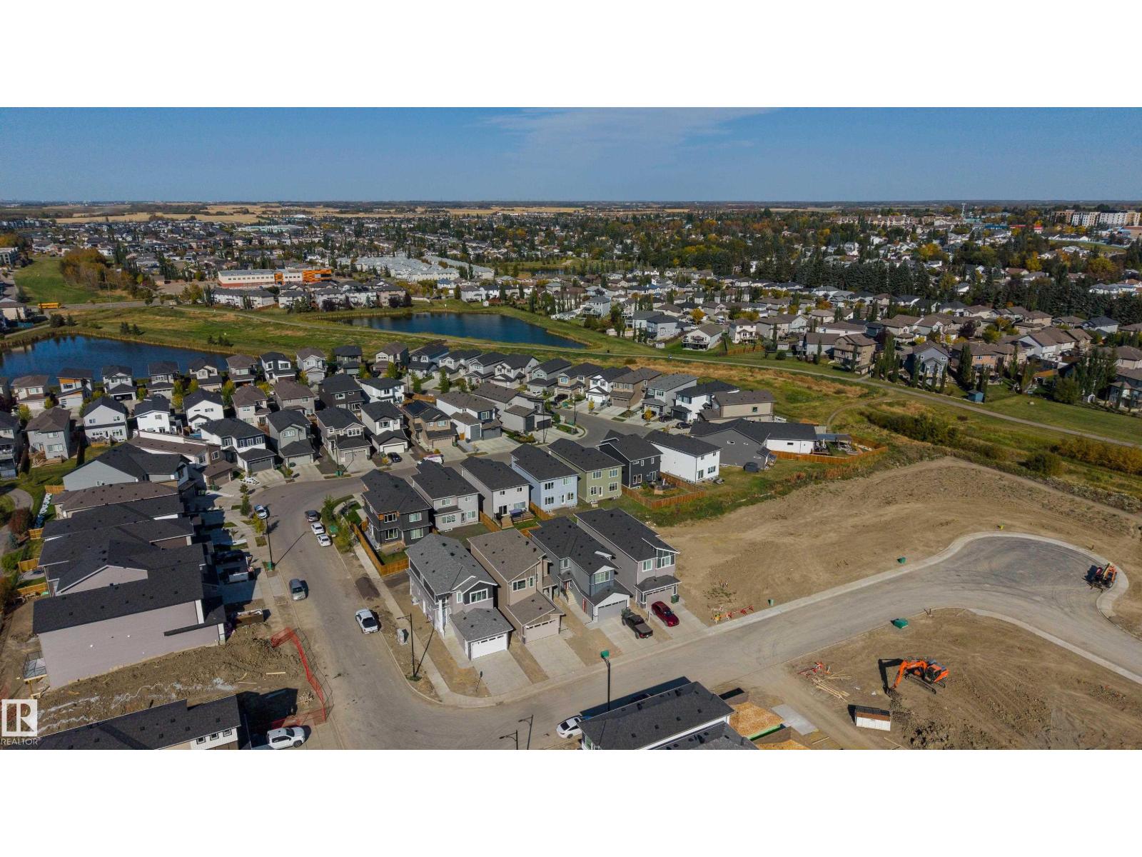 6230 45 Av Property Photo 45