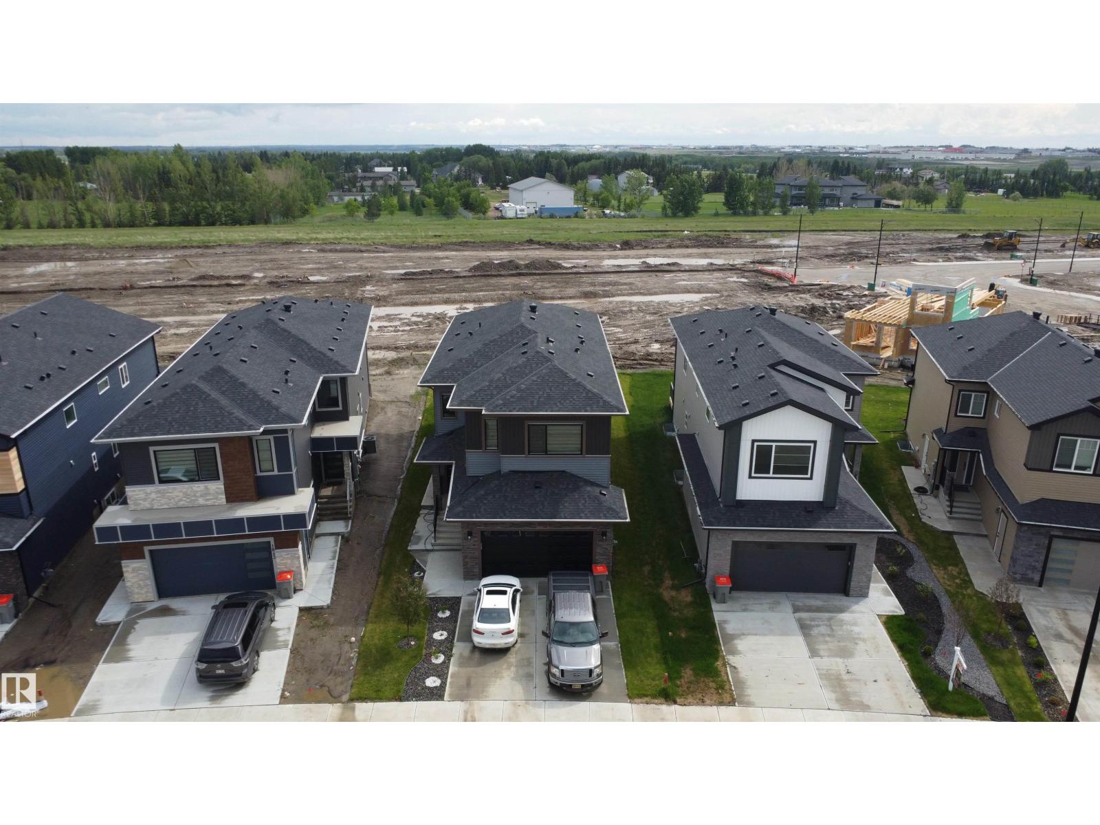 1837 63 Av Ne Property Photo 4