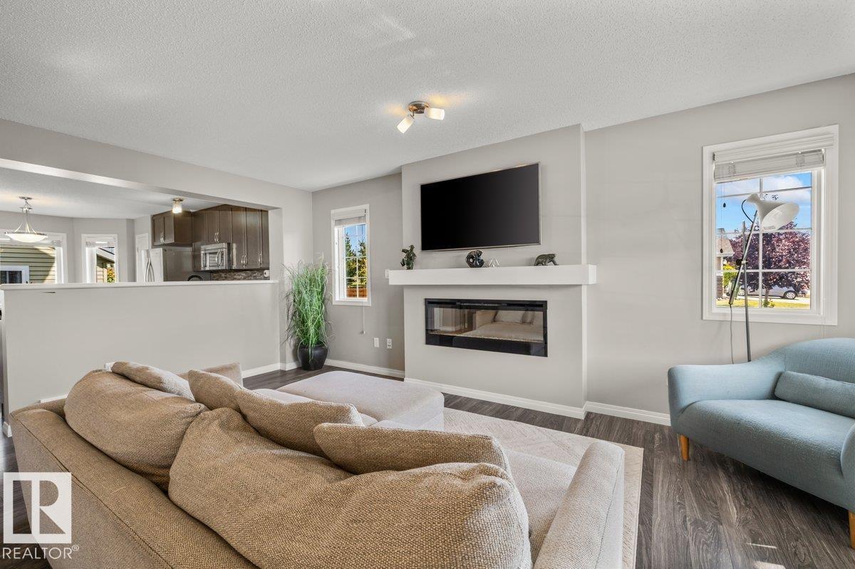 6906 23 Av Sw Property Photo 3