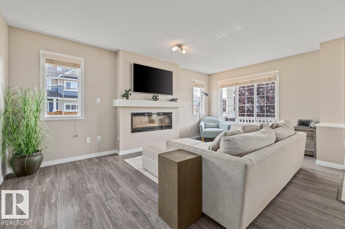6906 23 Av Sw Property Photo 4