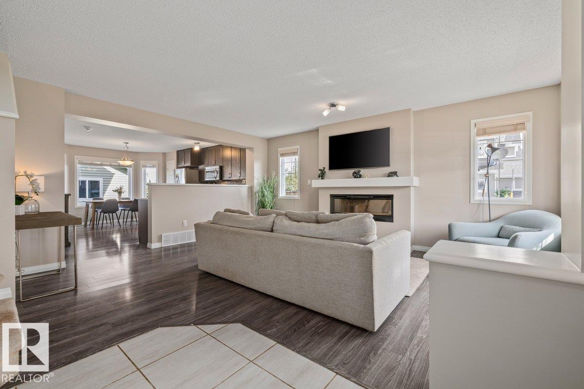 6906 23 Av Sw Property Photo 5
