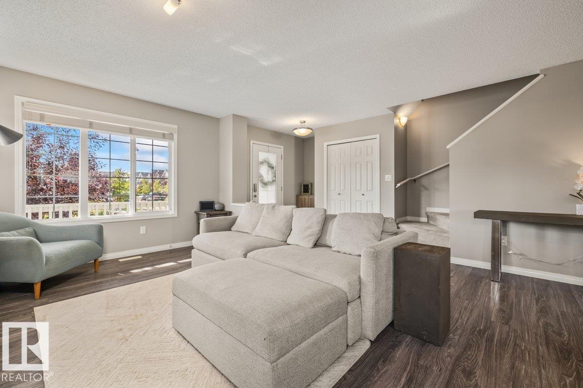 6906 23 Av Sw Property Photo 7