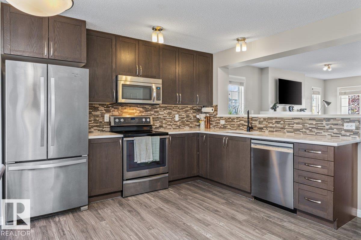 6906 23 Av Sw Property Photo 10