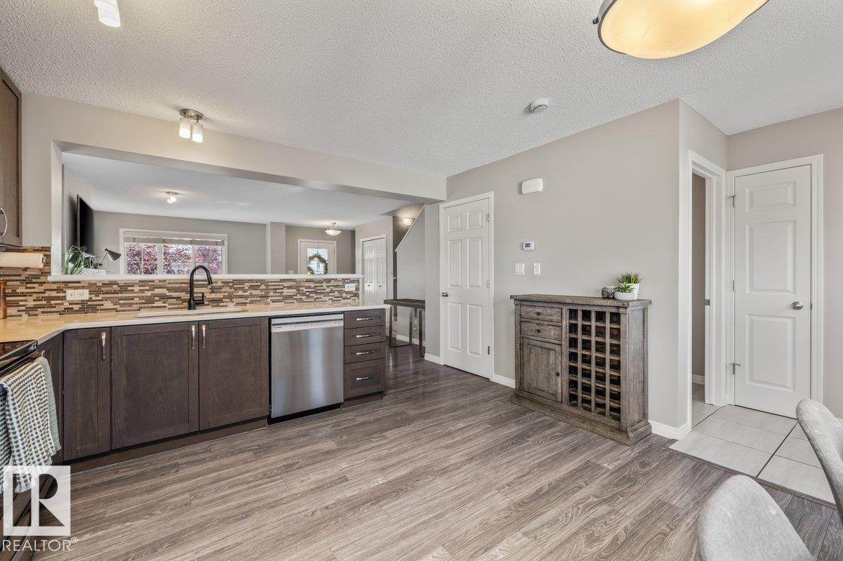 6906 23 Av Sw Property Photo 11