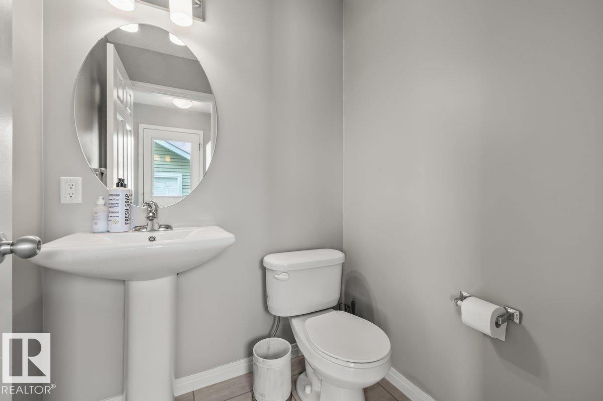 6906 23 Av Sw Property Photo 15
