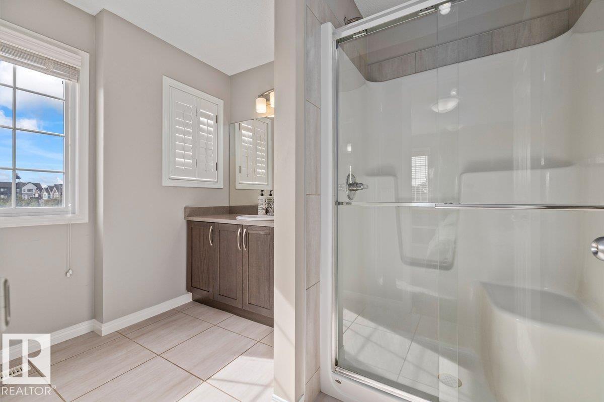 6906 23 Av Sw Property Photo 18